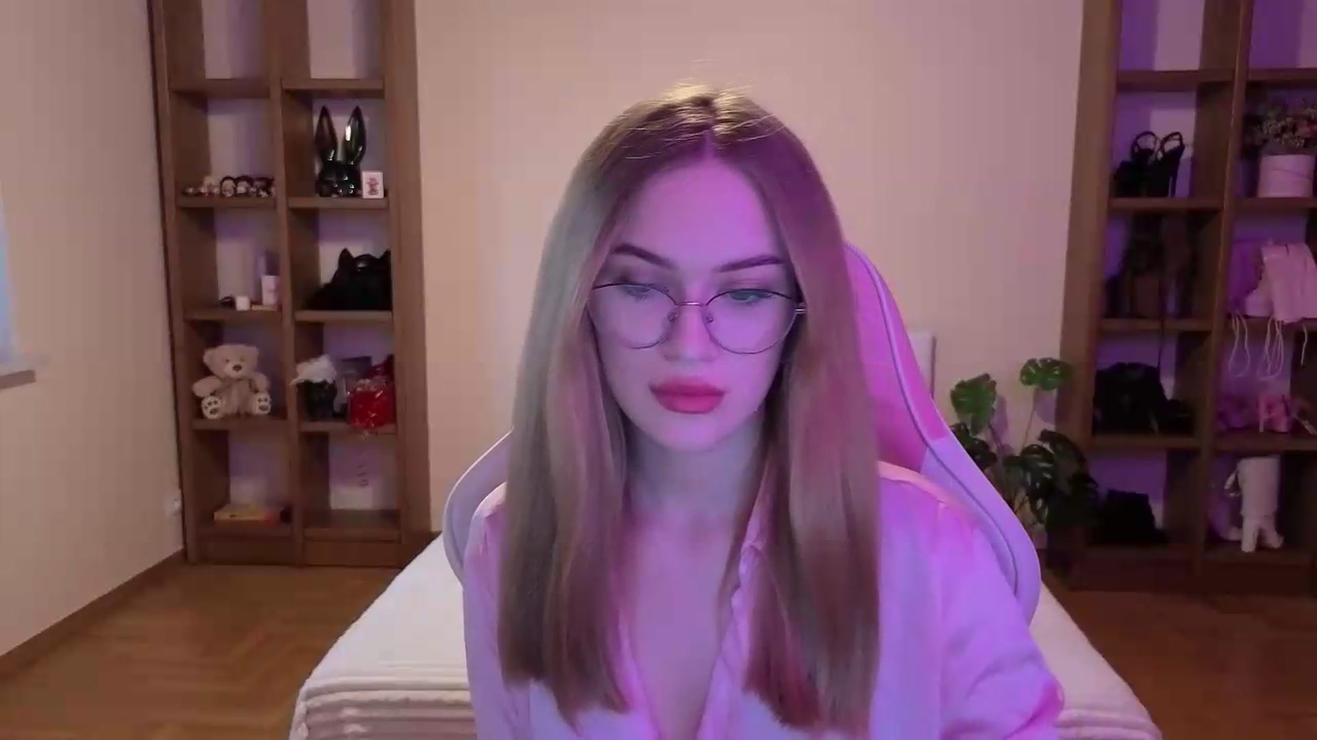 Gallery image thumbnail from Stasy's myfreecams stream on, 08/10/2026, 12:05 image 15 of 20