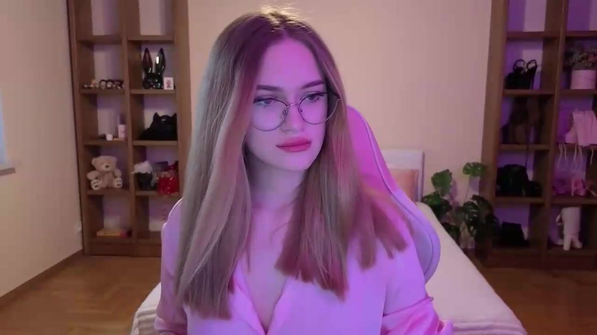 Gallery image thumbnail from Stasy's myfreecams stream on, 08/10/2026, 12:05 image 14 of 20