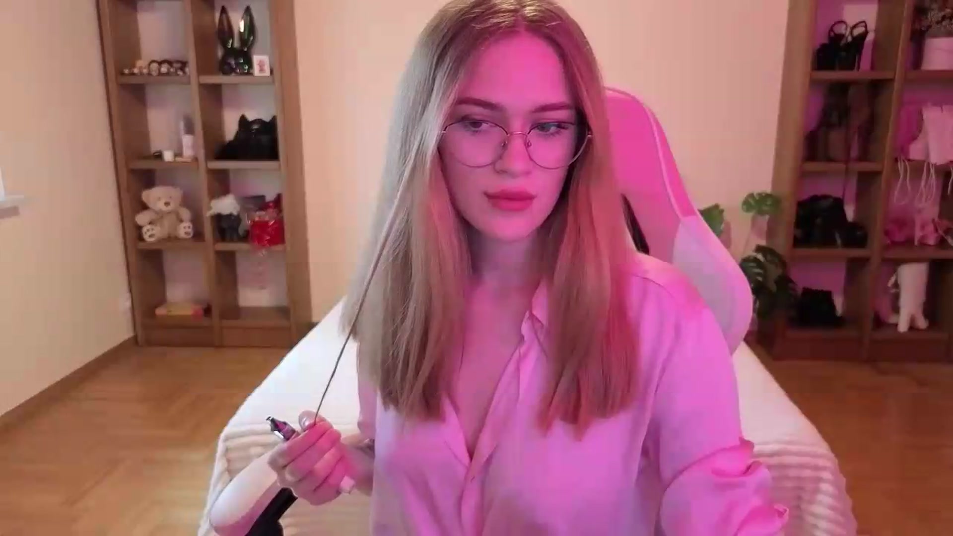 Gallery image thumbnail from Stasy's myfreecams stream on, 08/10/2026, 14:06 image 13 of 20