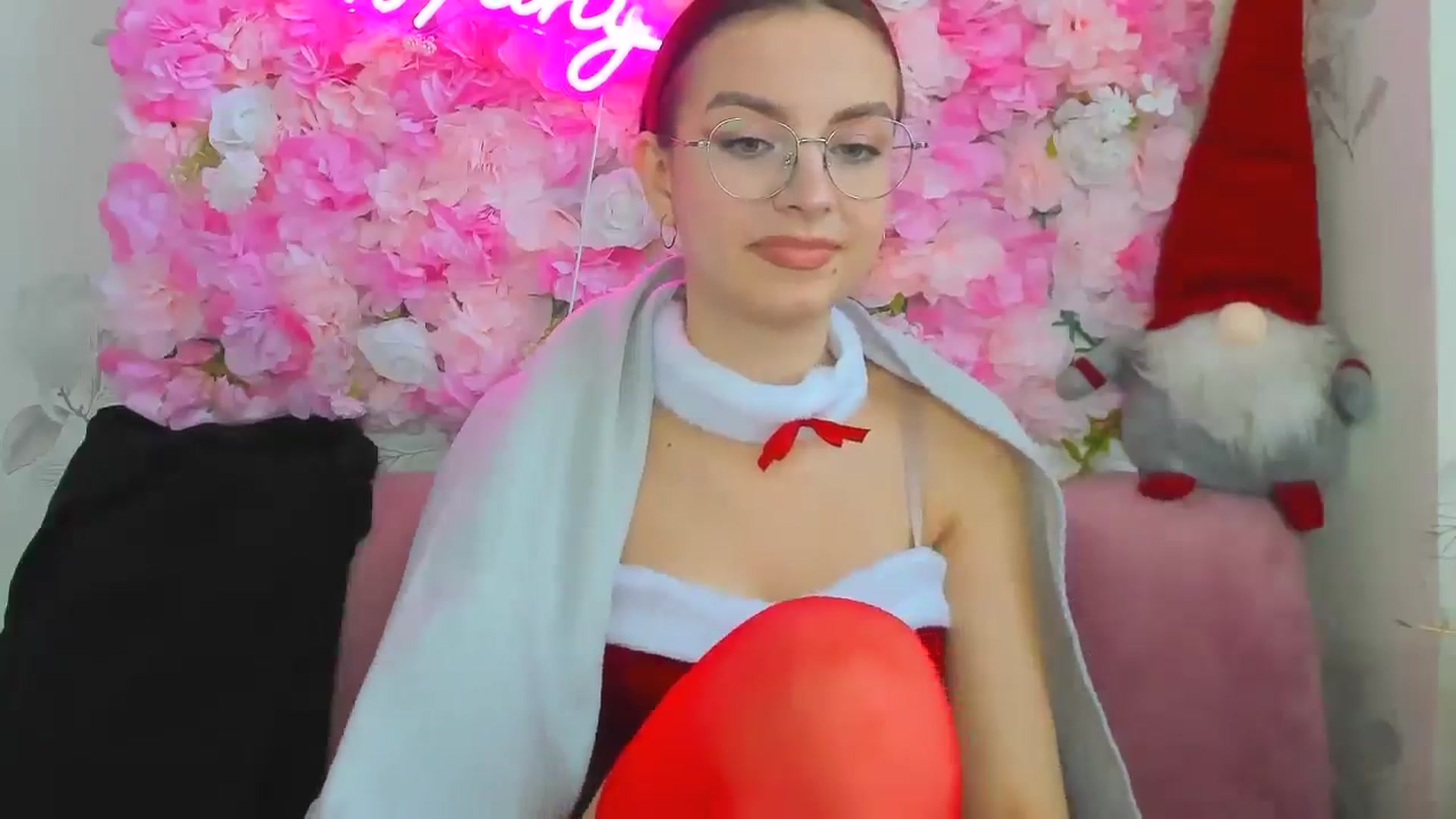 Gallery image thumbnail from StasyaSoul's myfreecams stream on, 12/24/2024, 11:35 image 15 of 20