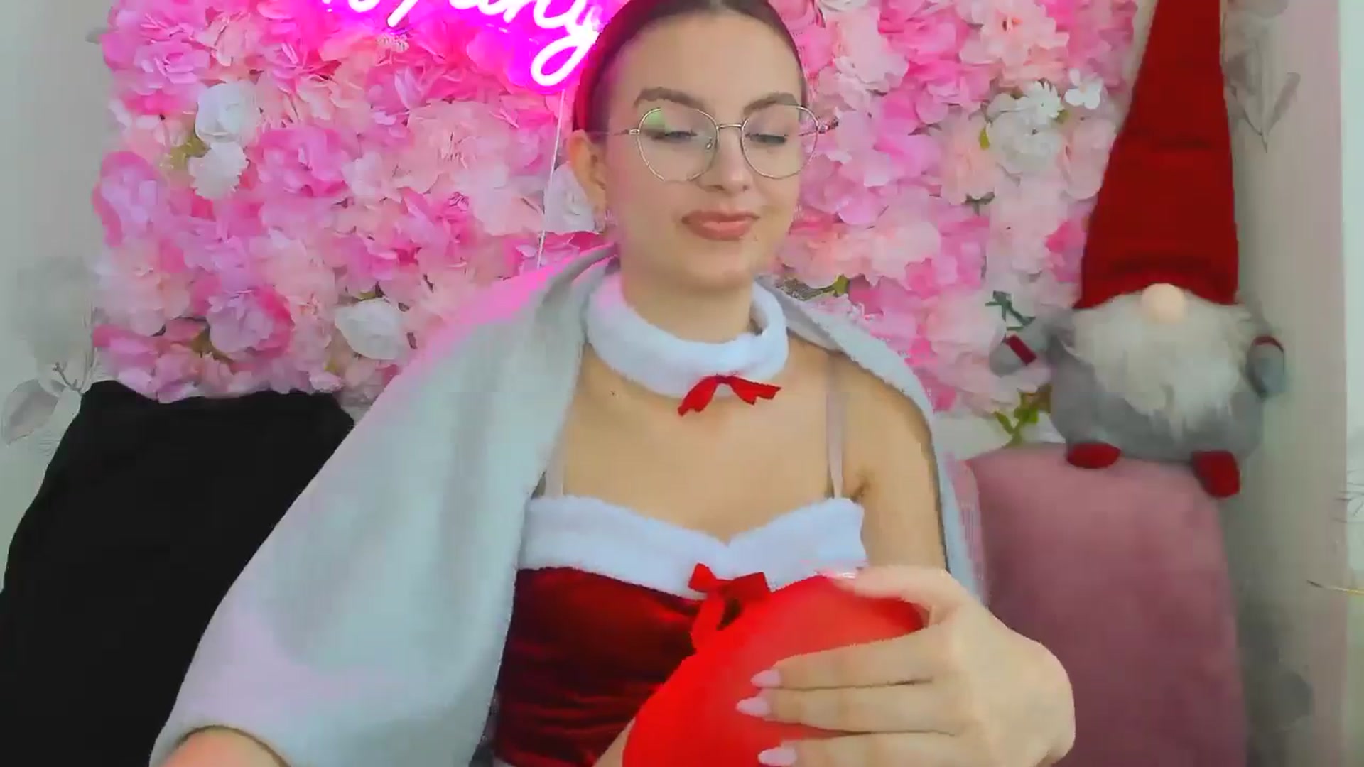 Gallery image thumbnail from StasyaSoul's myfreecams stream on, 12/24/2024, 11:35 image 18 of 20