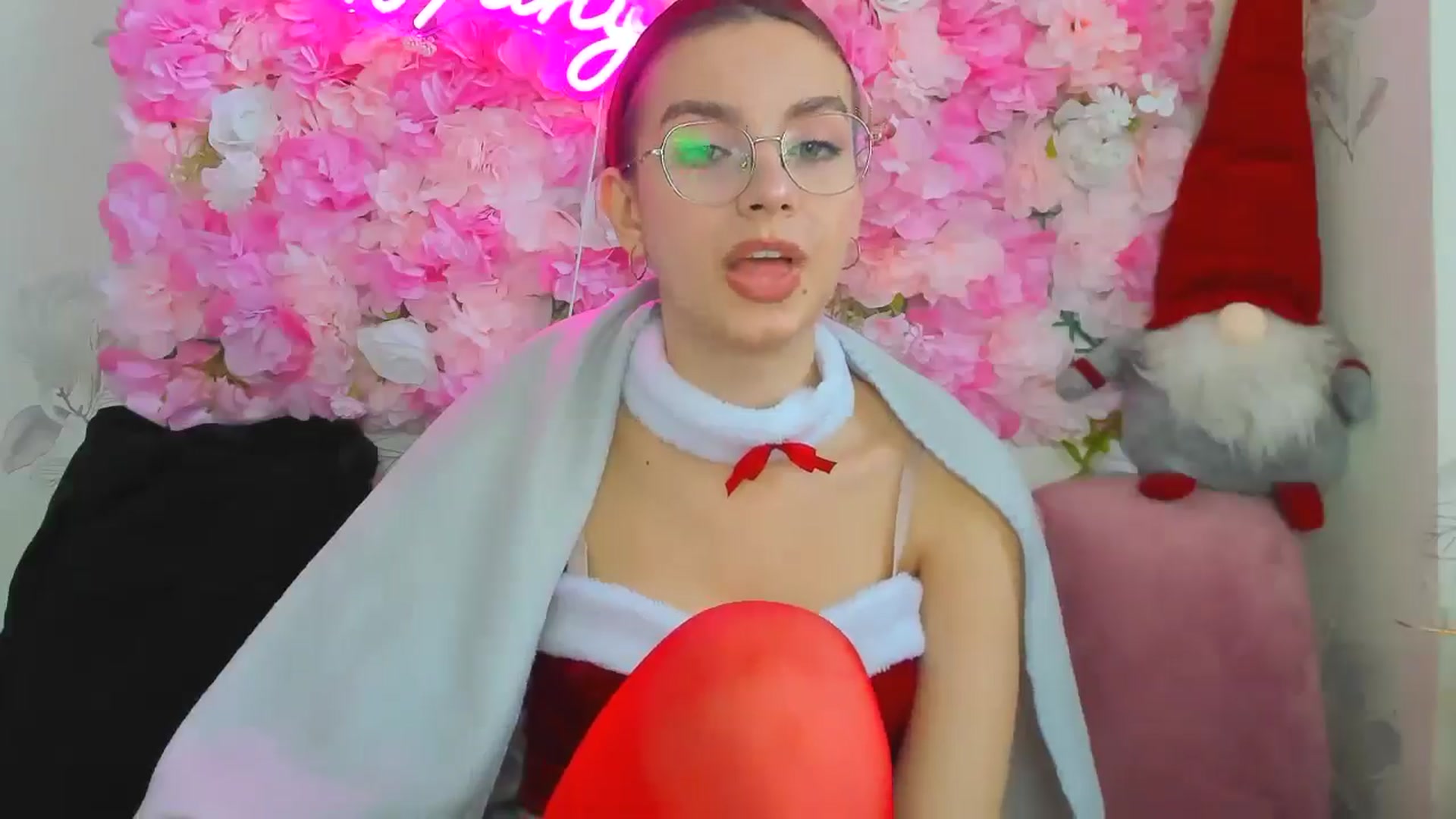 Gallery image thumbnail from StasyaSoul's myfreecams stream on, 12/24/2024, 11:35 image 17 of 20