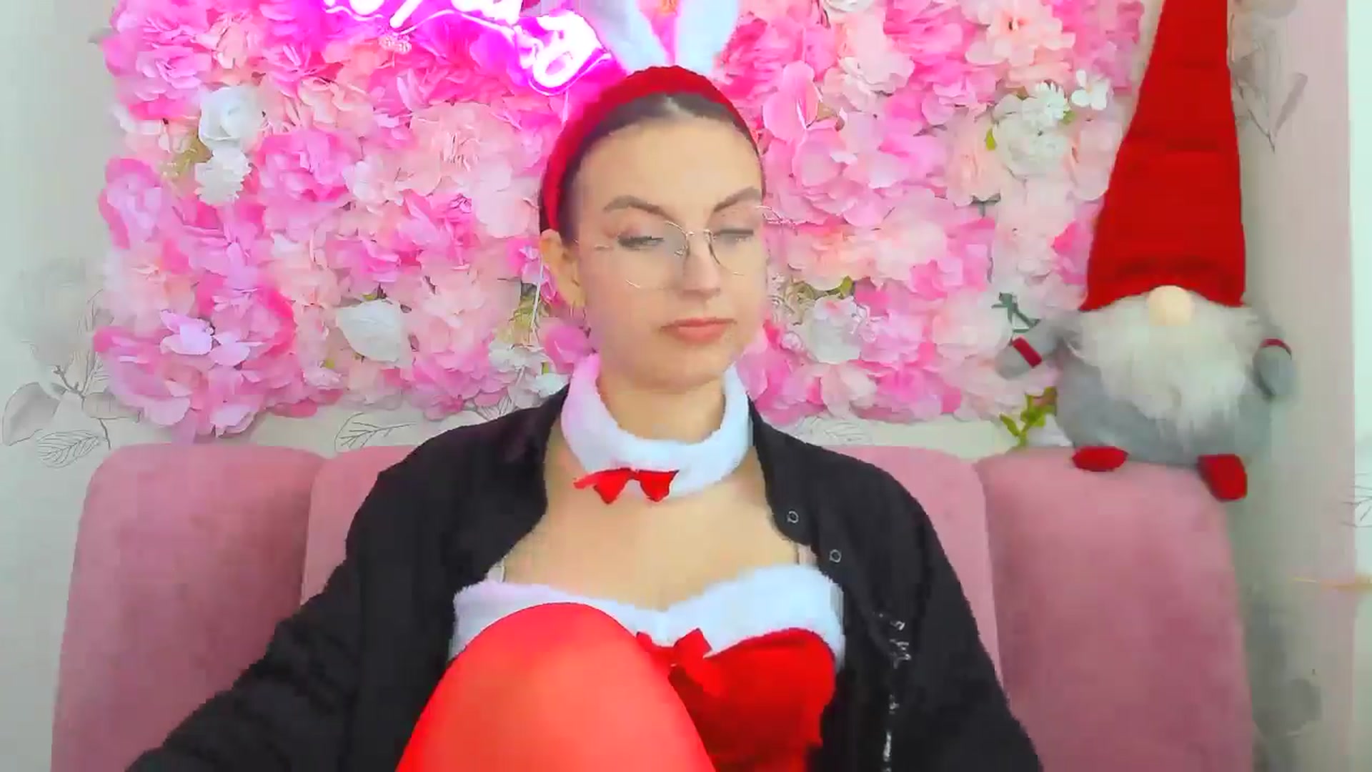 Gallery image thumbnail from StasyaSoul's myfreecams stream on, 12/24/2024, 11:35 image 12 of 20