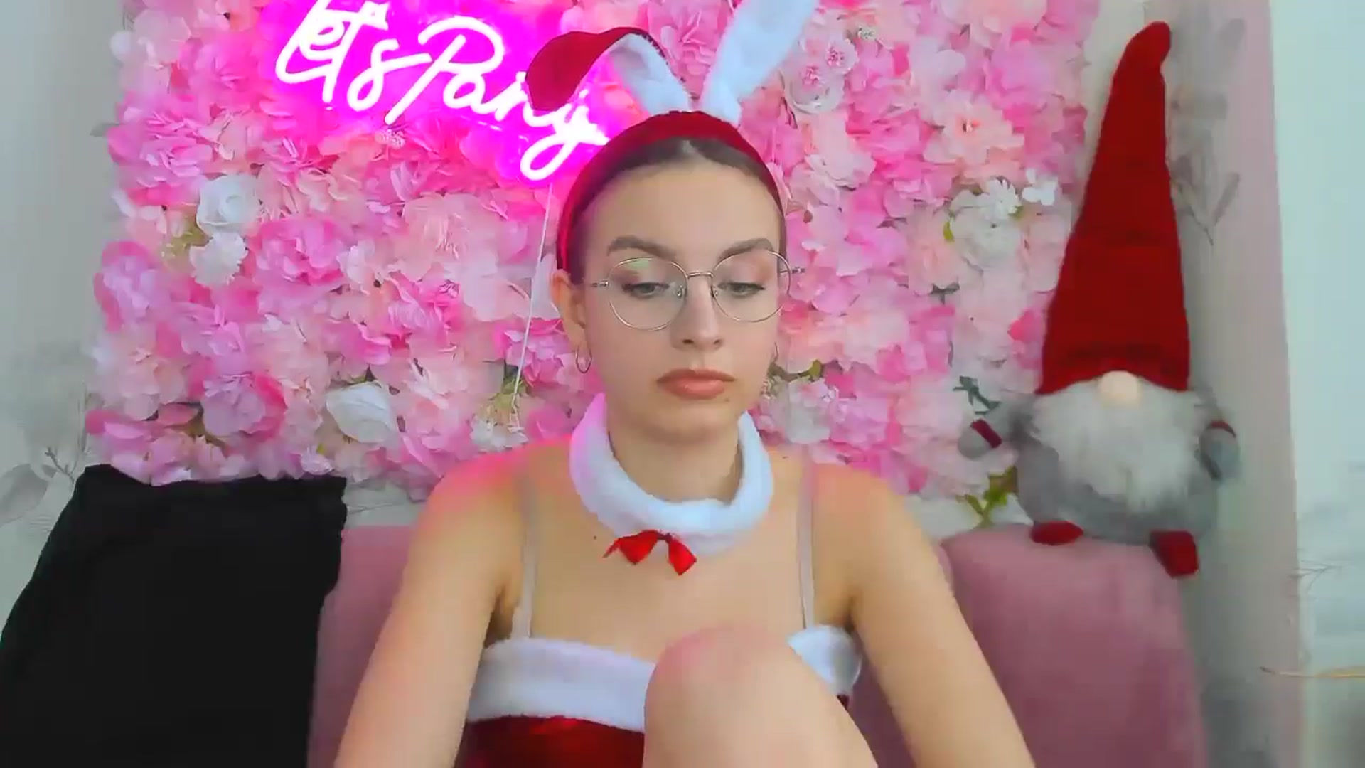 Gallery image thumbnail from StasyaSoul's myfreecams stream on, 12/24/2024, 12:51 image 16 of 20