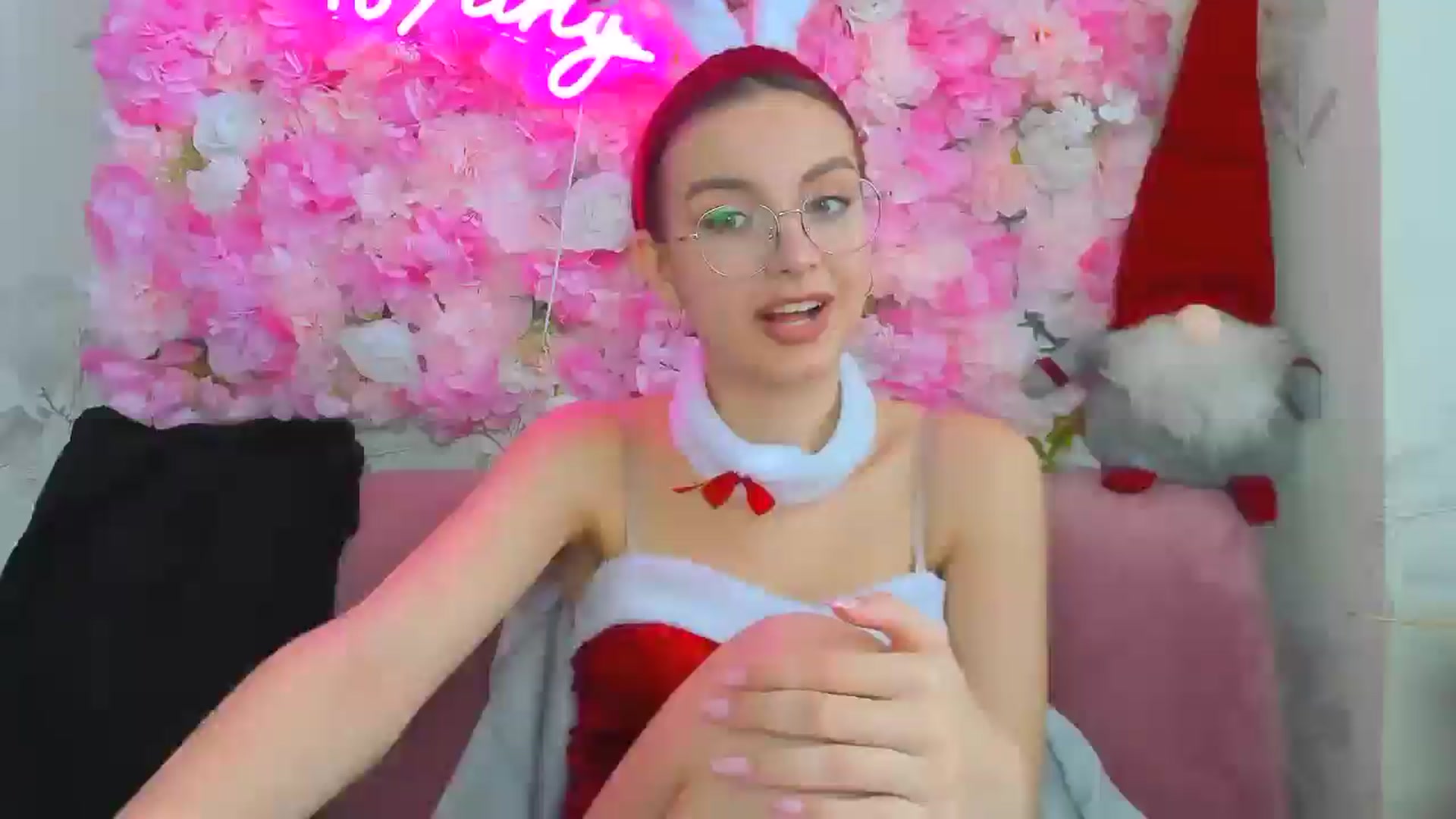 Gallery image thumbnail from StasyaSoul's myfreecams stream on, 12/24/2024, 12:51 image 6 of 20