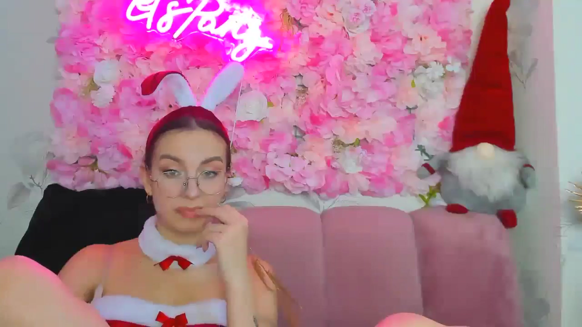 Gallery image thumbnail from StasyaSoul's myfreecams stream on, 12/24/2024, 13:58 image 17 of 20