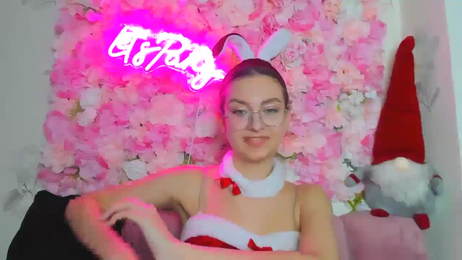 Gallery image thumbnail from StasyaSoul's myfreecams stream on, 12/24/2024, 14:31 image 8 of 20