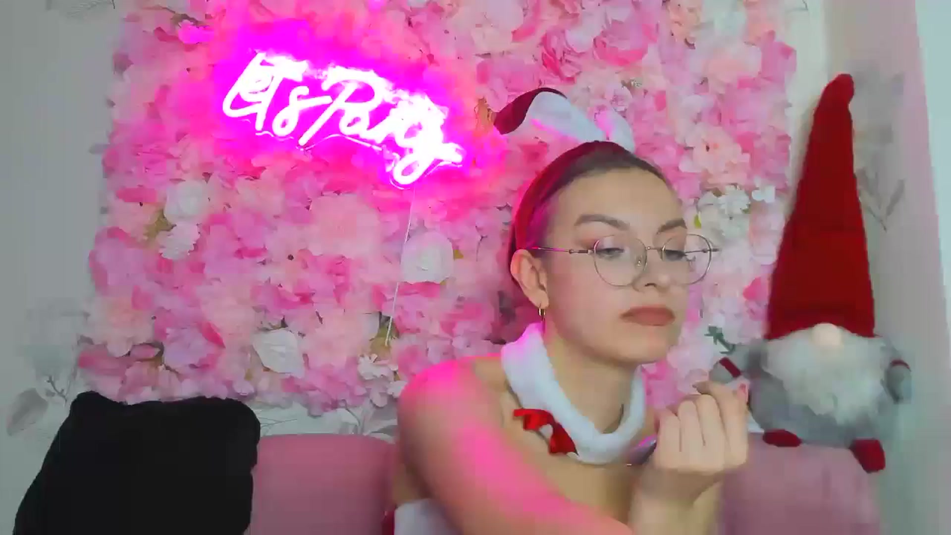 Gallery image thumbnail from StasyaSoul's myfreecams stream on, 12/24/2024, 14:31 image 12 of 20