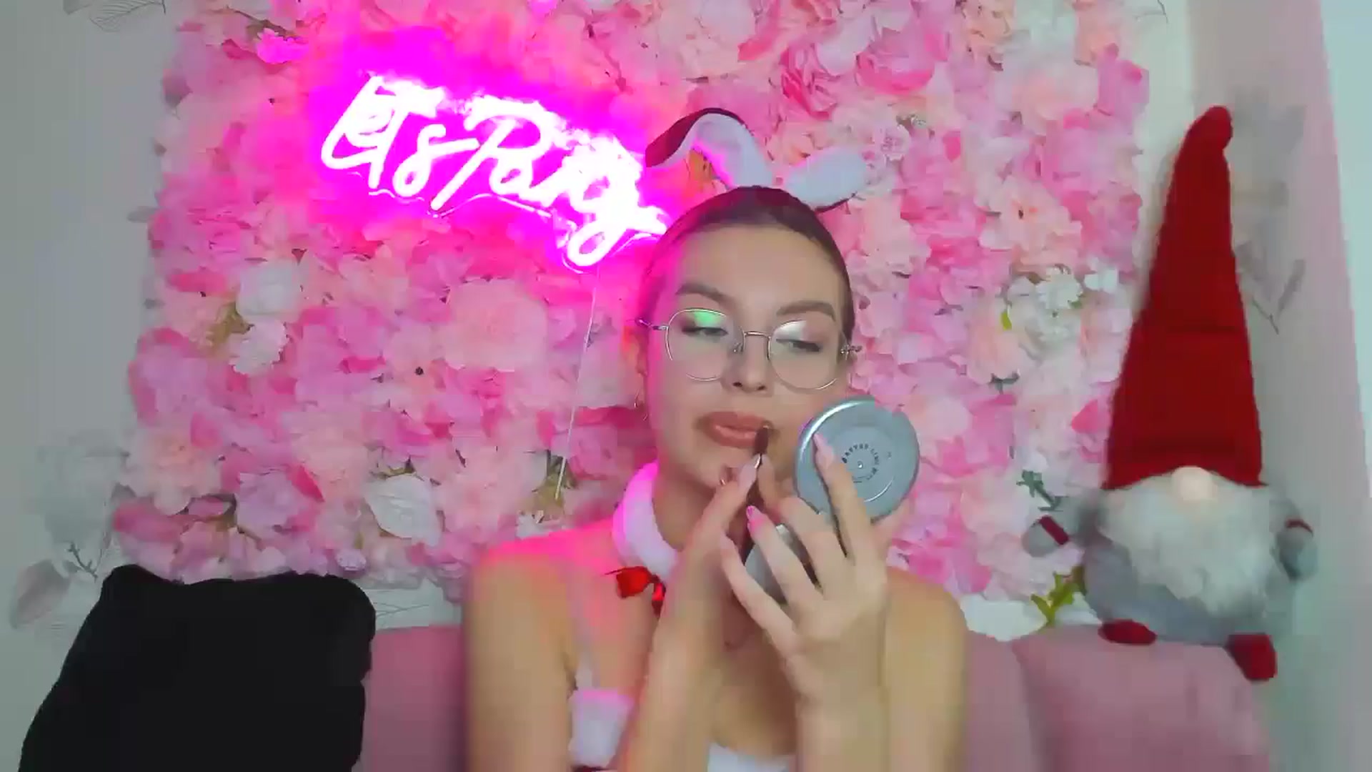 Gallery image thumbnail from StasyaSoul's myfreecams stream on, 12/24/2024, 14:31 image 11 of 20