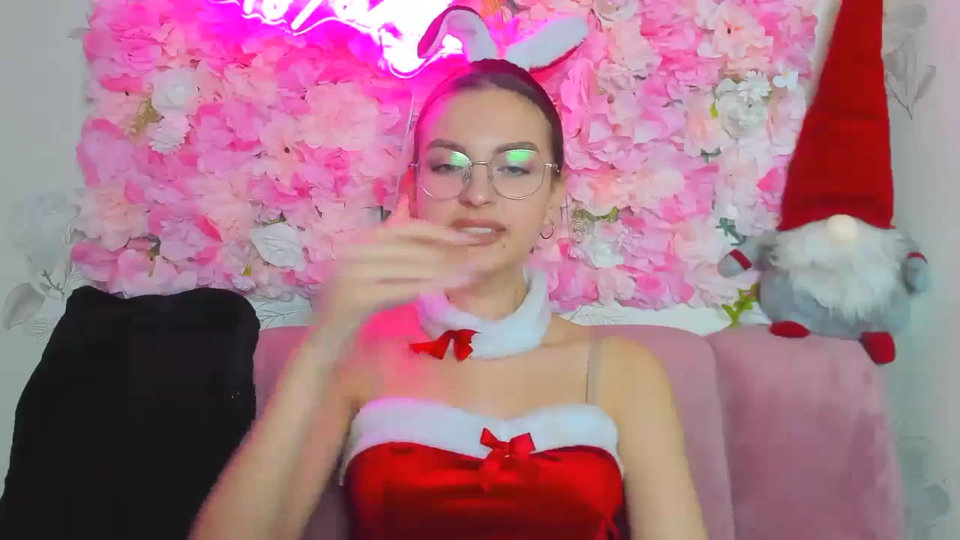 Gallery image thumbnail from StasyaSoul's myfreecams stream on, 12/24/2024, 15:12 image 16 of 20
