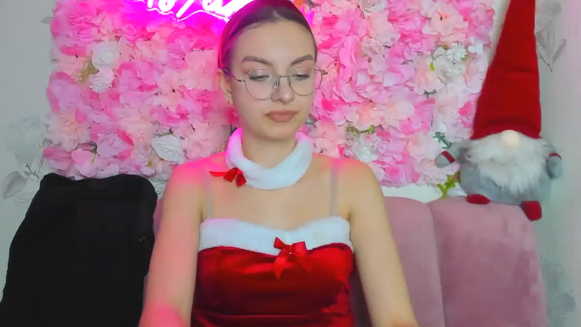 Gallery image thumbnail from StasyaSoul's myfreecams stream on, 12/24/2024, 15:12 image 19 of 20