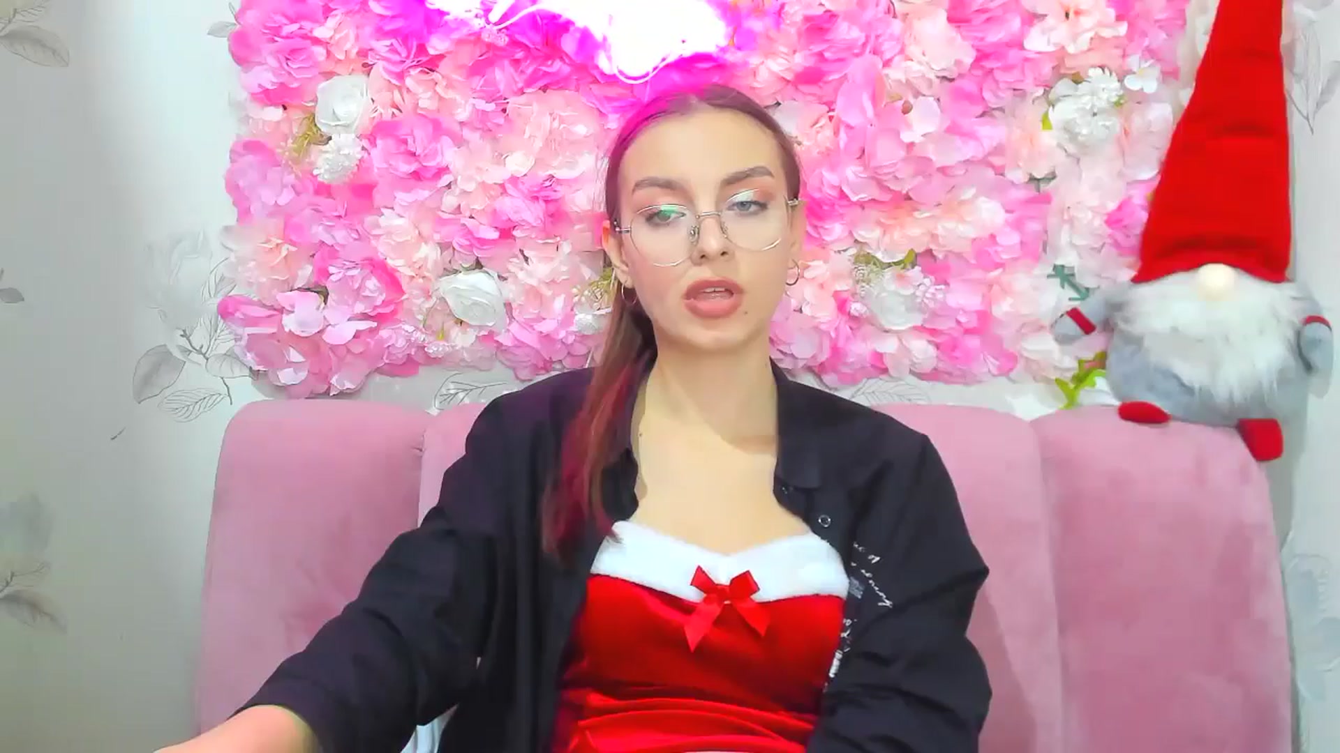 Gallery image thumbnail from StasyaSoul's myfreecams stream on, 12/25/2024, 14:07 image 16 of 20