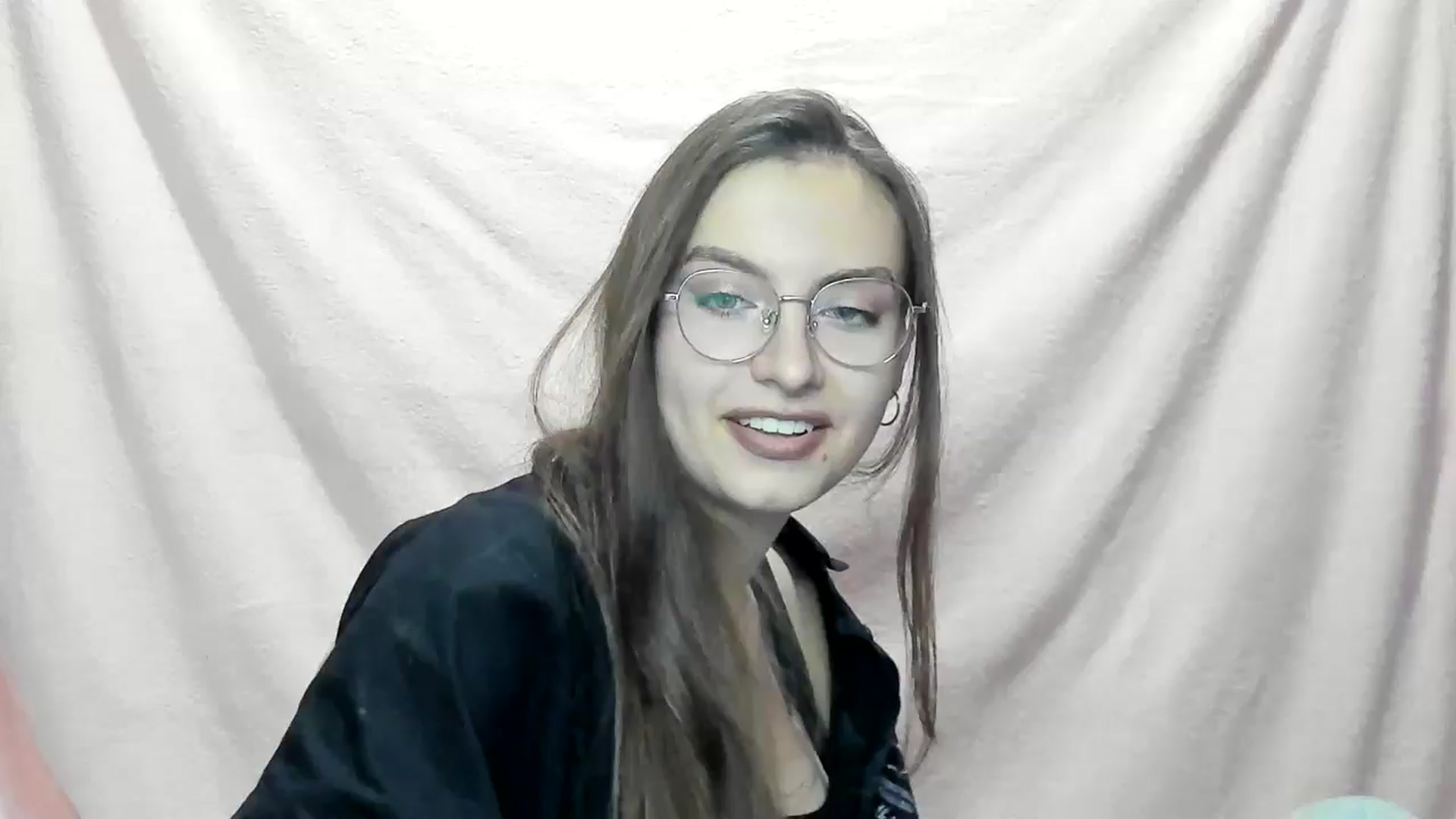 Gallery image thumbnail from StasyaSoul's myfreecams stream on, 12/28/2024, 15:09 image 1 of 20