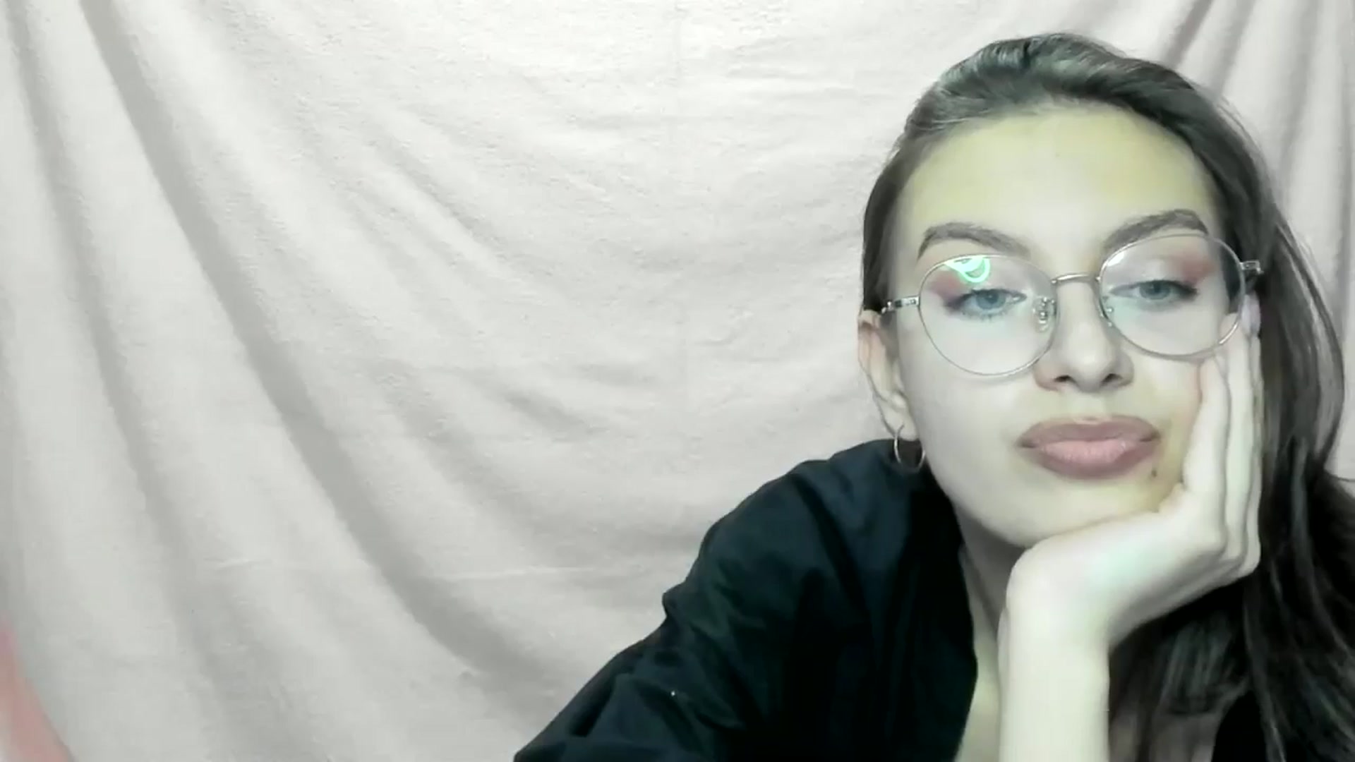 Gallery image thumbnail from StasyaSoul's myfreecams stream on, 12/28/2024, 15:09 image 7 of 20