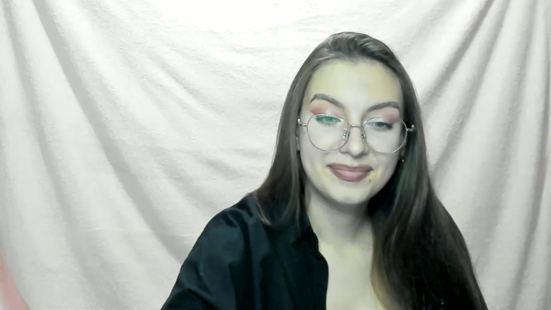 Gallery image thumbnail from StasyaSoul's myfreecams stream on, 12/28/2024, 15:09 image 13 of 20