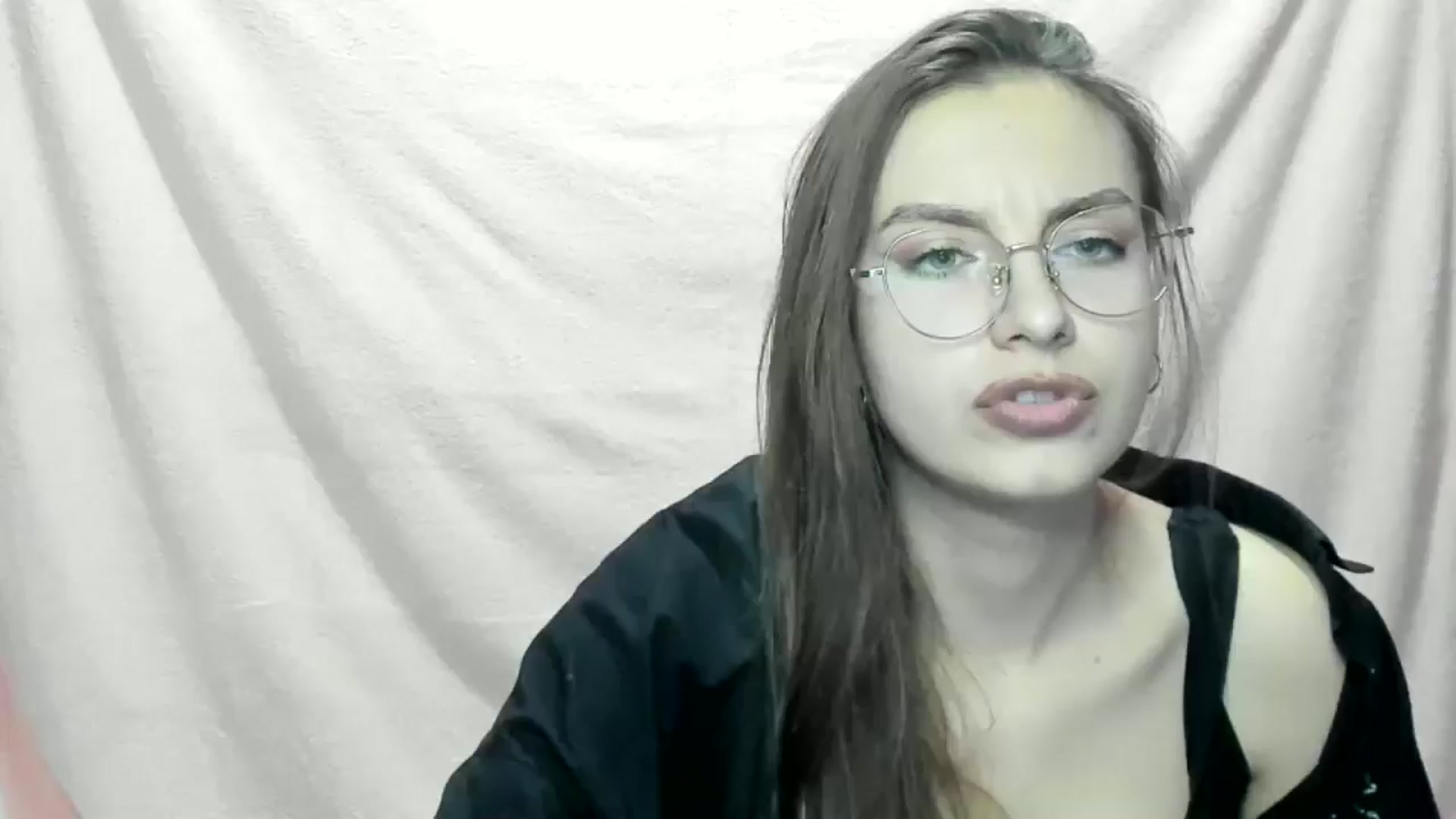 Gallery image thumbnail from StasyaSoul's myfreecams stream on, 12/28/2024, 15:09 image 3 of 20