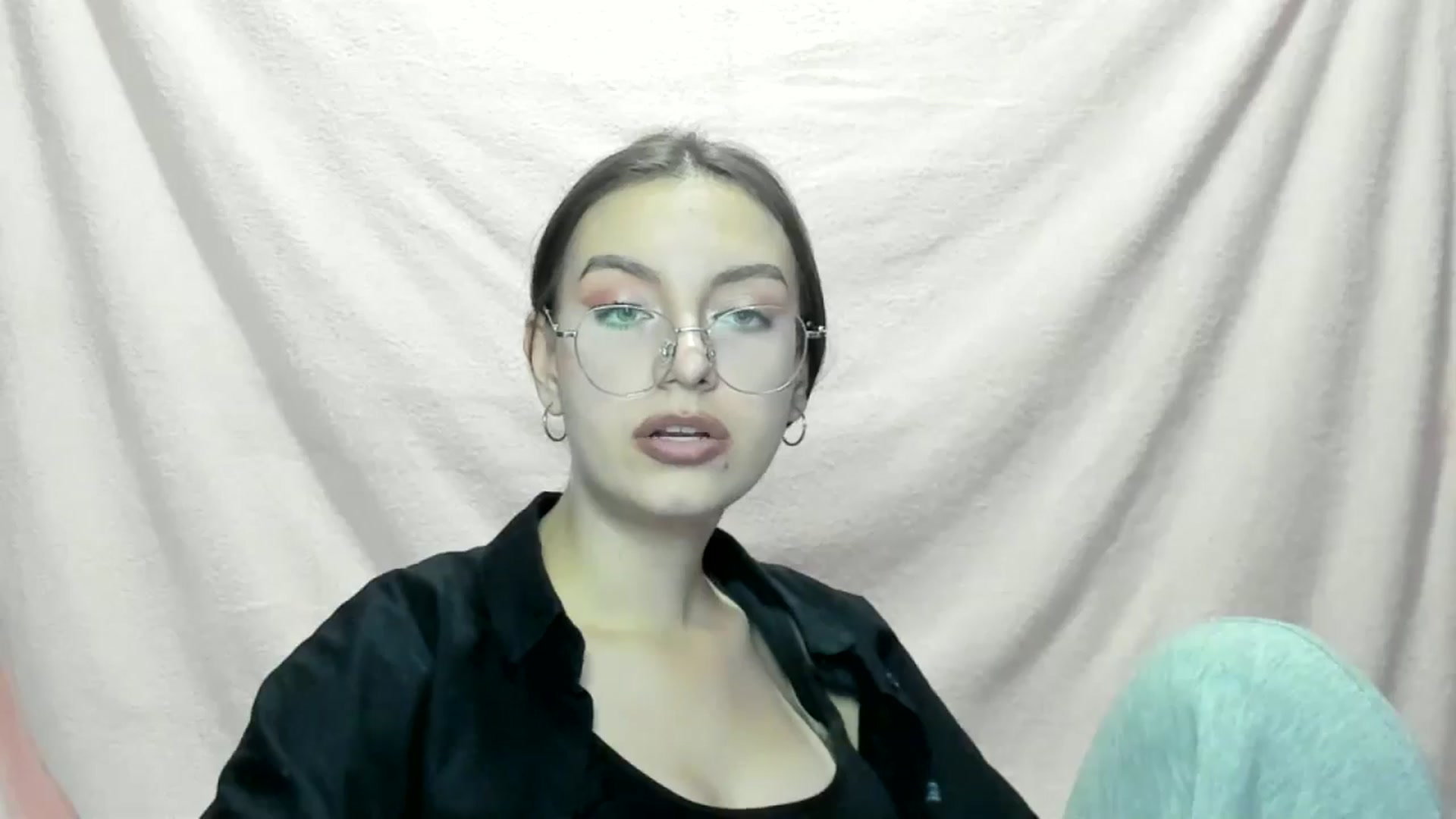 Gallery image thumbnail from StasyaSoul's myfreecams stream on, 12/28/2024, 15:09 image 18 of 20