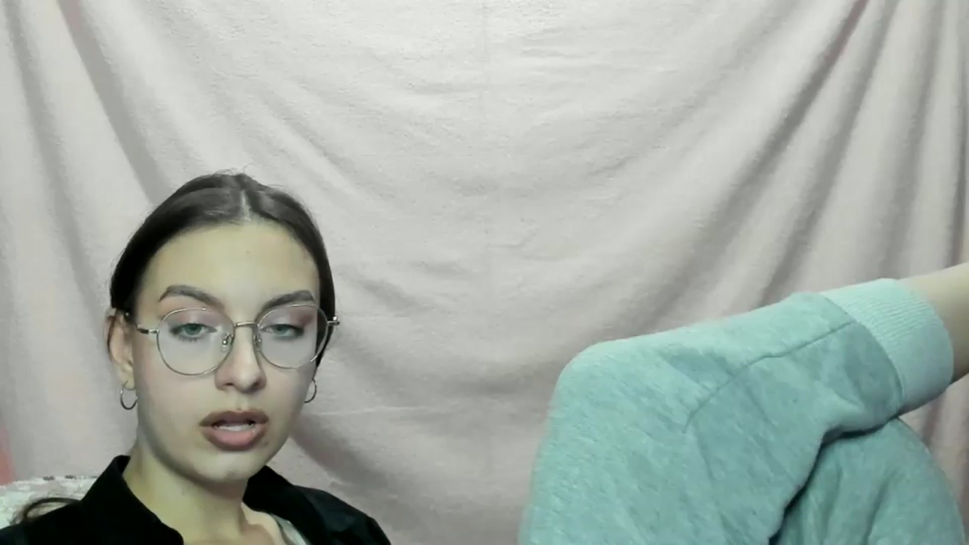 Gallery image thumbnail from StasyaSoul's myfreecams stream on, 12/28/2024, 15:09 image 19 of 20