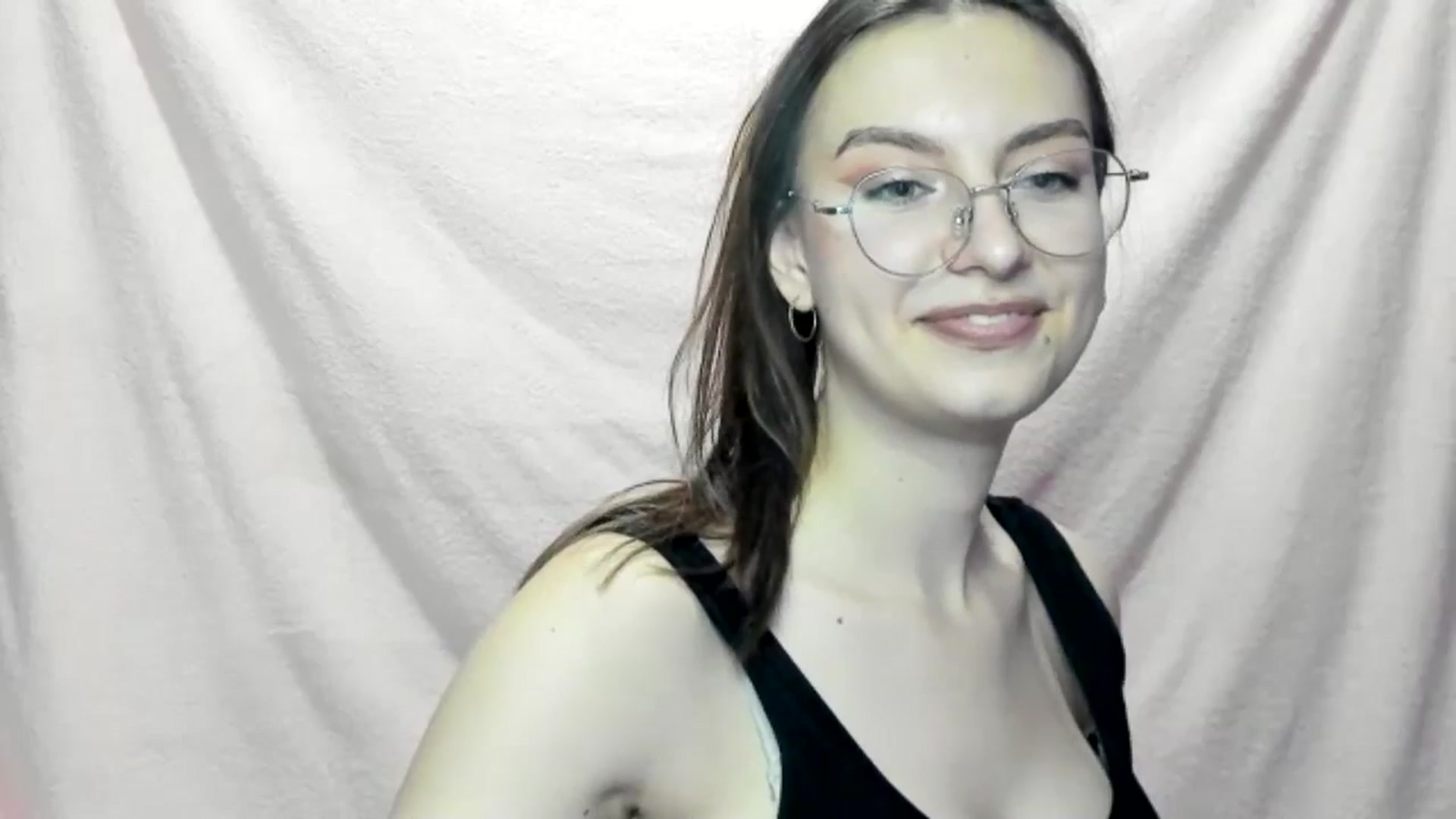 Gallery image thumbnail from StasyaSoul's myfreecams stream on, 12/28/2024, 16:18 image 16 of 20