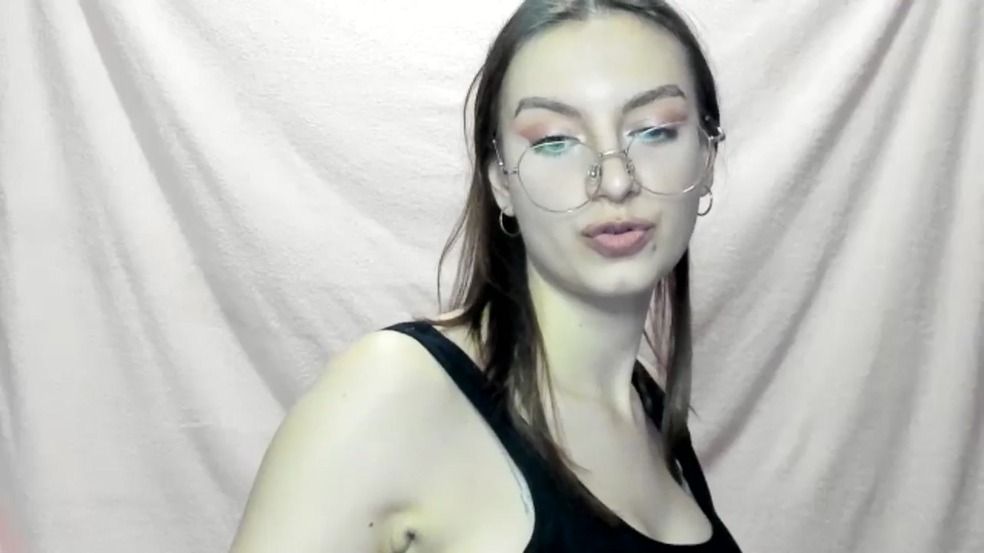 Gallery image thumbnail from StasyaSoul's myfreecams stream on, 12/28/2024, 16:18 image 19 of 20