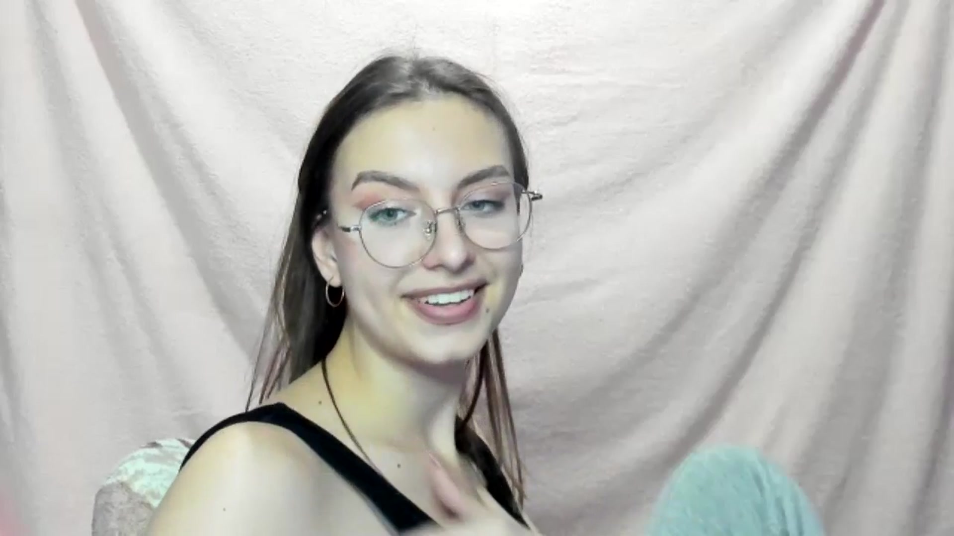 Gallery image thumbnail from StasyaSoul's myfreecams stream on, 12/28/2024, 16:18 image 6 of 20
