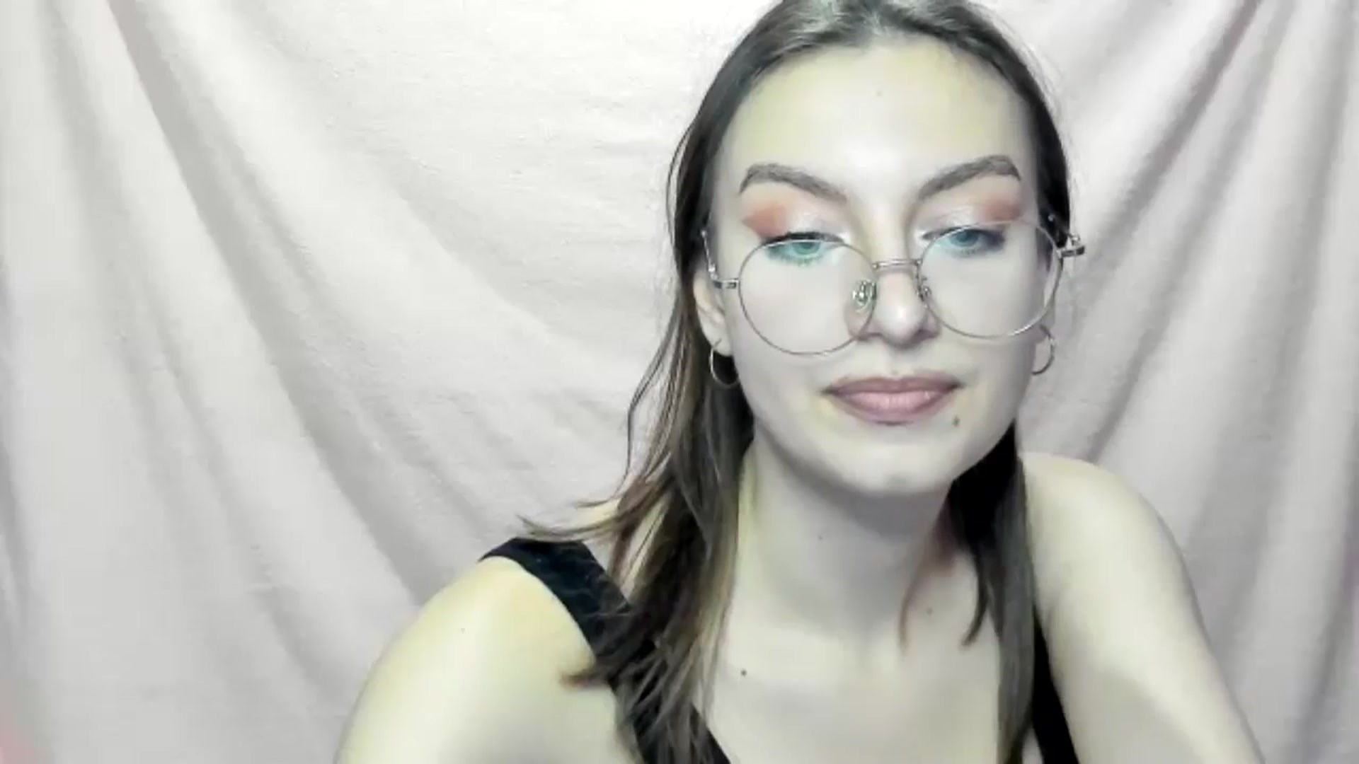 Gallery image thumbnail from StasyaSoul's myfreecams stream on, 12/28/2024, 16:18 image 18 of 20