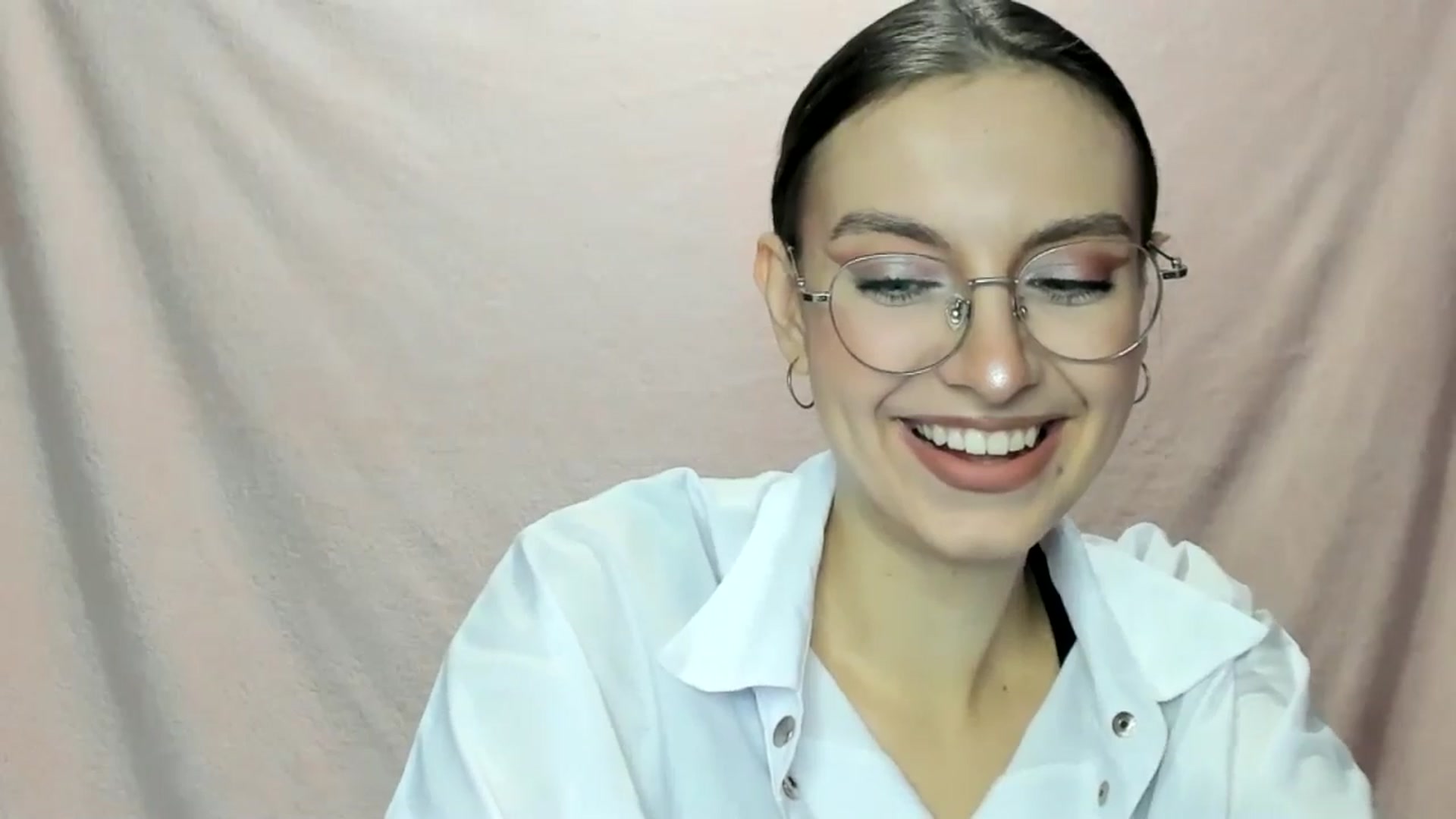 Gallery image thumbnail from StasyaSoul's myfreecams stream on, 01/03/2025, 11:36 image 17 of 20