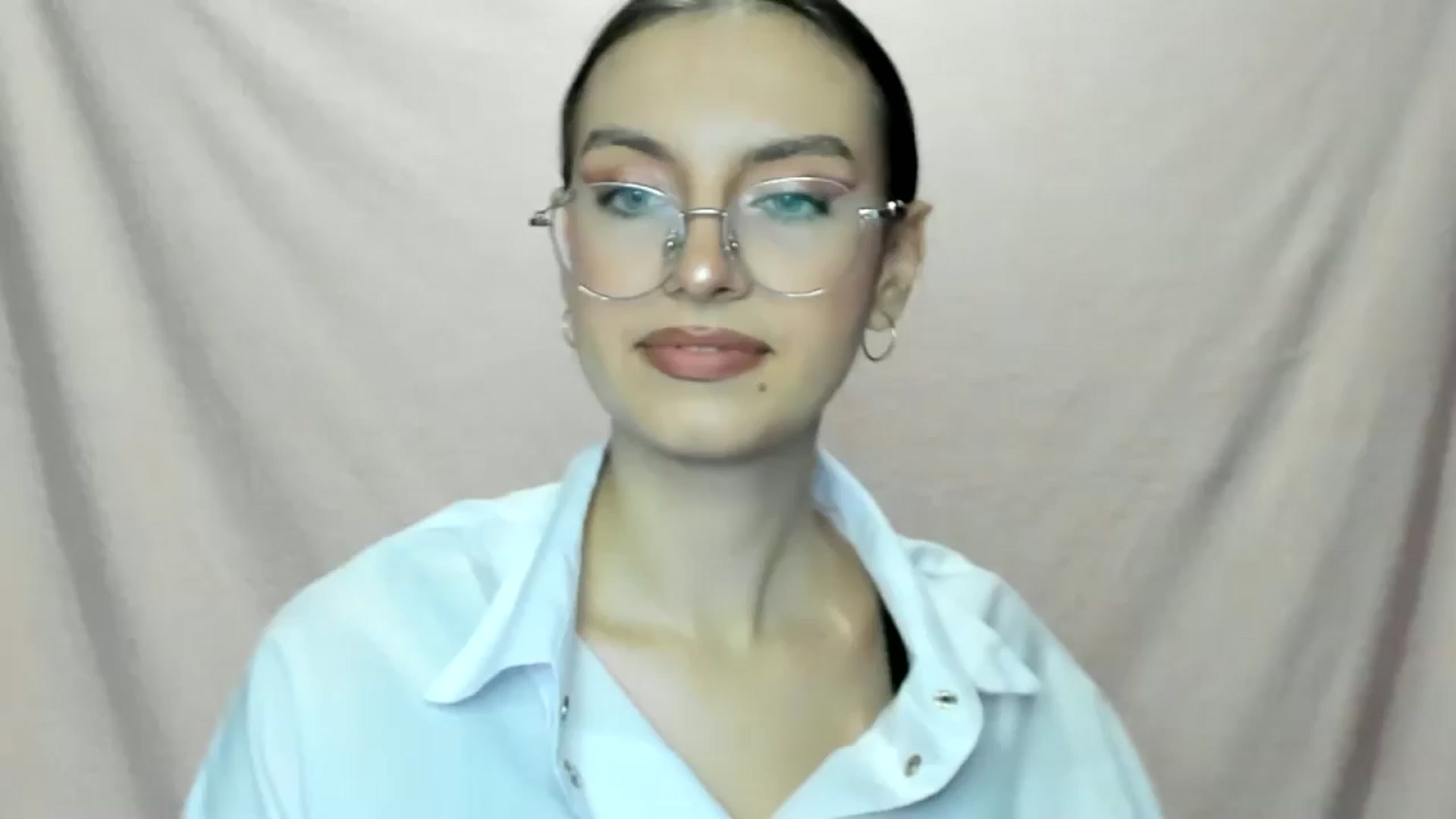 Gallery image thumbnail from StasyaSoul's myfreecams stream on, 01/03/2025, 11:36 image 2 of 20