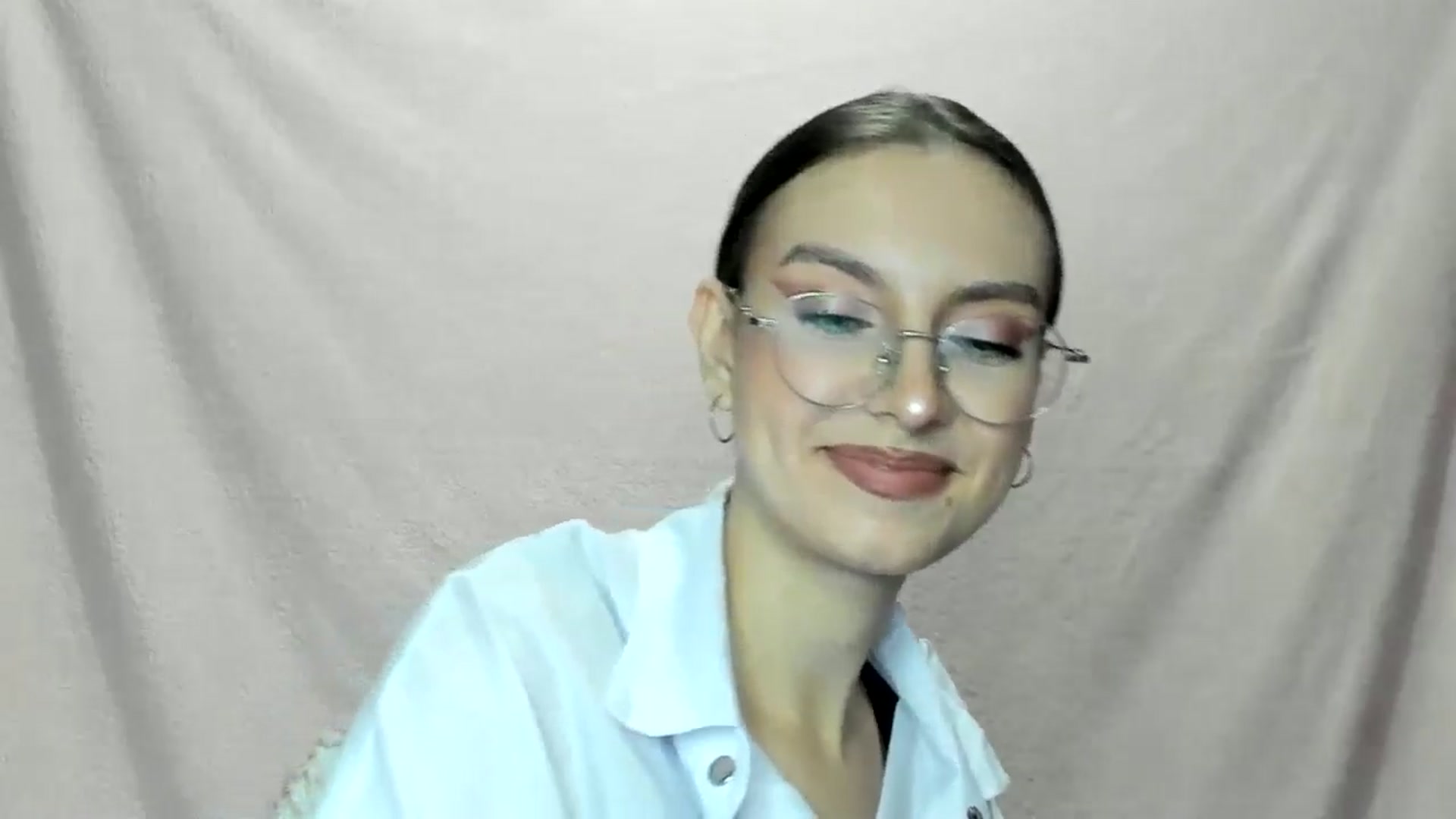Gallery image thumbnail from StasyaSoul's myfreecams stream on, 01/03/2025, 11:52 image 3 of 20
