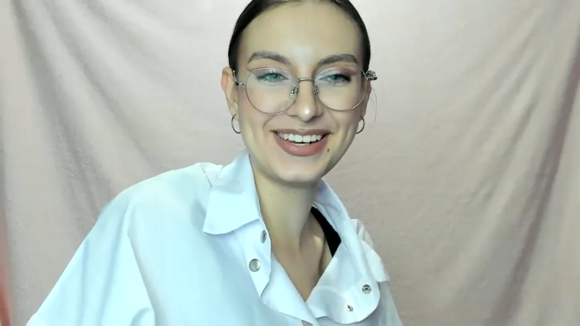Gallery image thumbnail from StasyaSoul's myfreecams stream on, 01/03/2025, 13:34 image 12 of 20