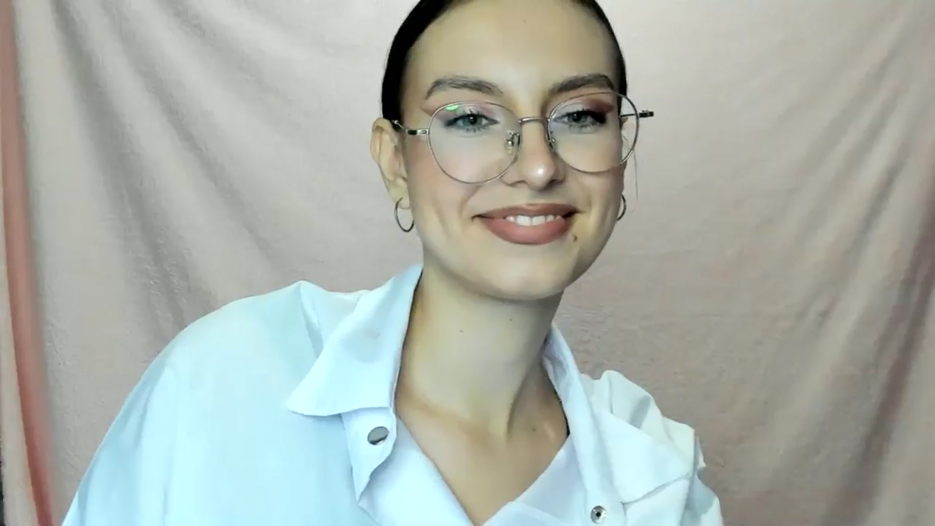 Gallery image thumbnail from StasyaSoul's myfreecams stream on, 01/03/2025, 13:34 image 4 of 20