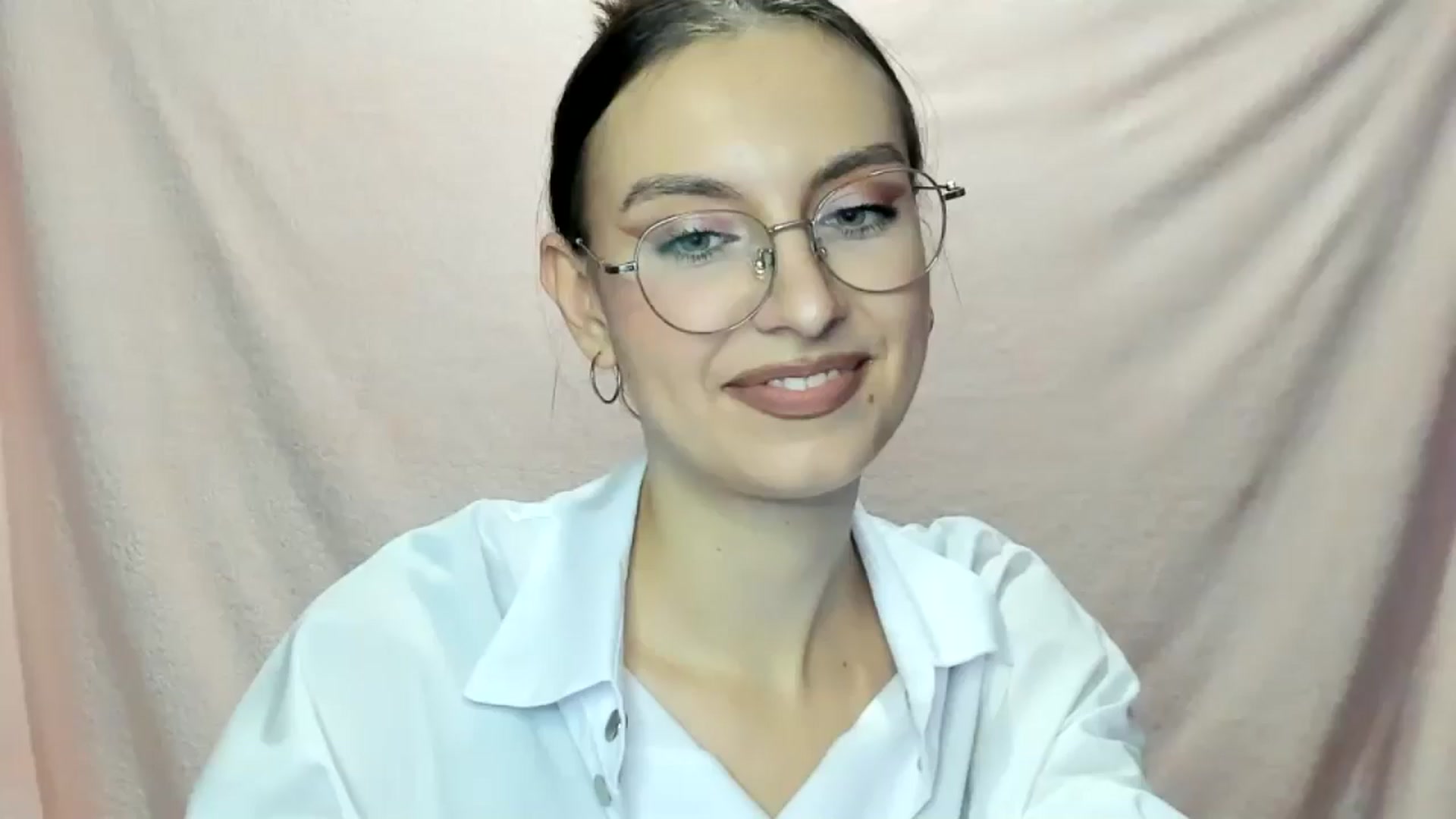 Gallery image thumbnail from StasyaSoul's myfreecams stream on, 01/03/2025, 16:16 image 11 of 20