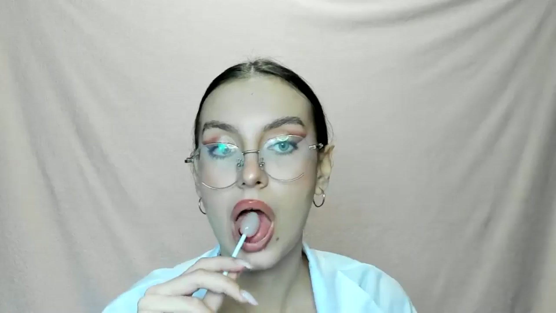 Gallery image thumbnail from StasyaSoul's myfreecams stream on, 01/05/2025, 11:57 image 13 of 20
