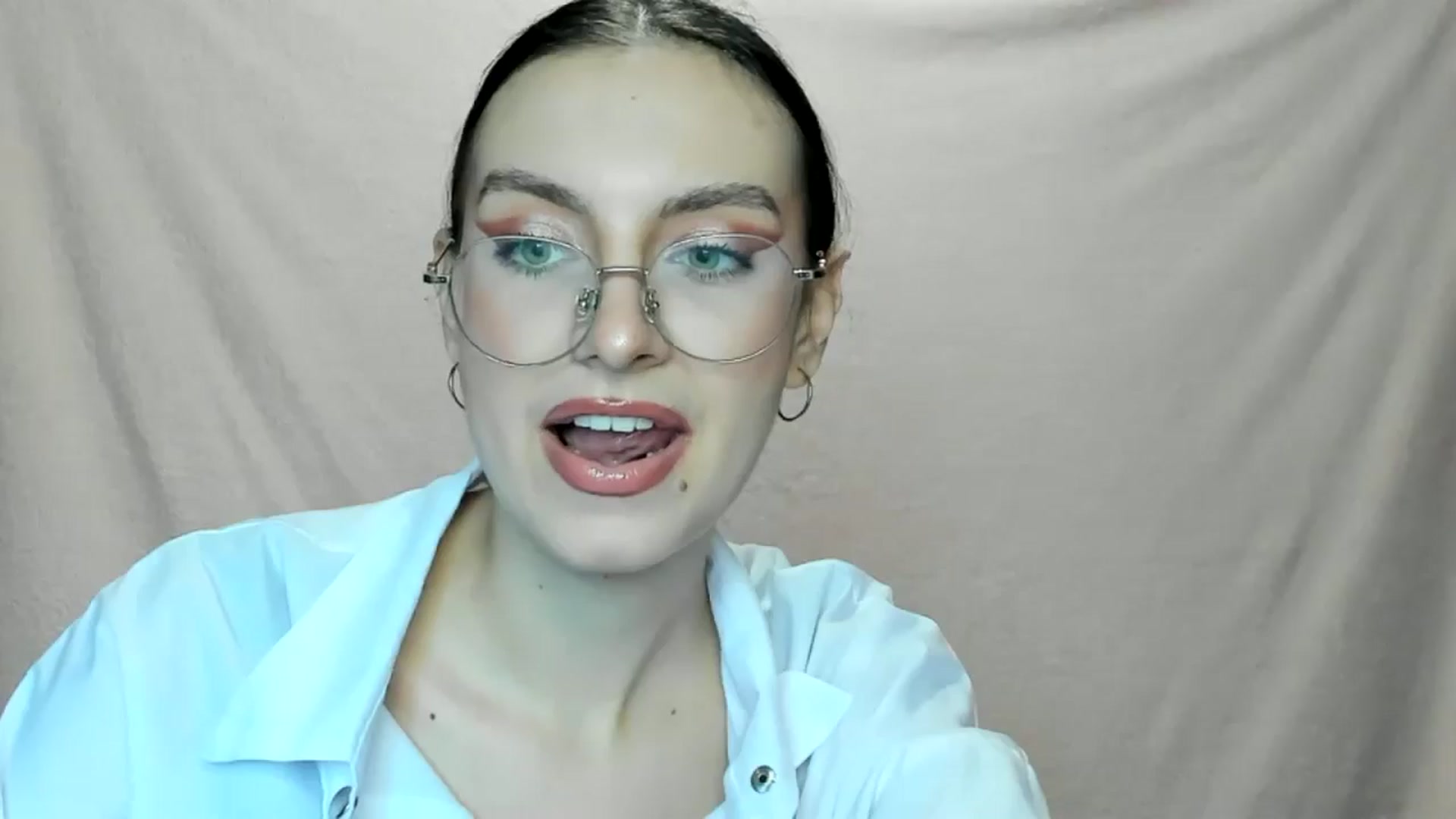 Gallery image thumbnail from StasyaSoul's myfreecams stream on, 01/05/2025, 12:51 image 12 of 20