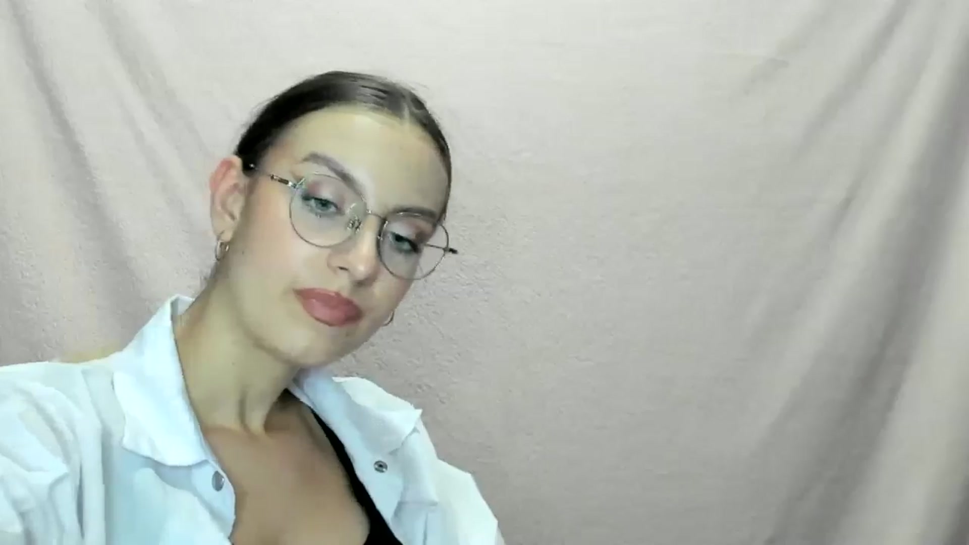 Gallery image thumbnail from StasyaSoul's myfreecams stream on, 01/05/2025, 14:24 image 17 of 20