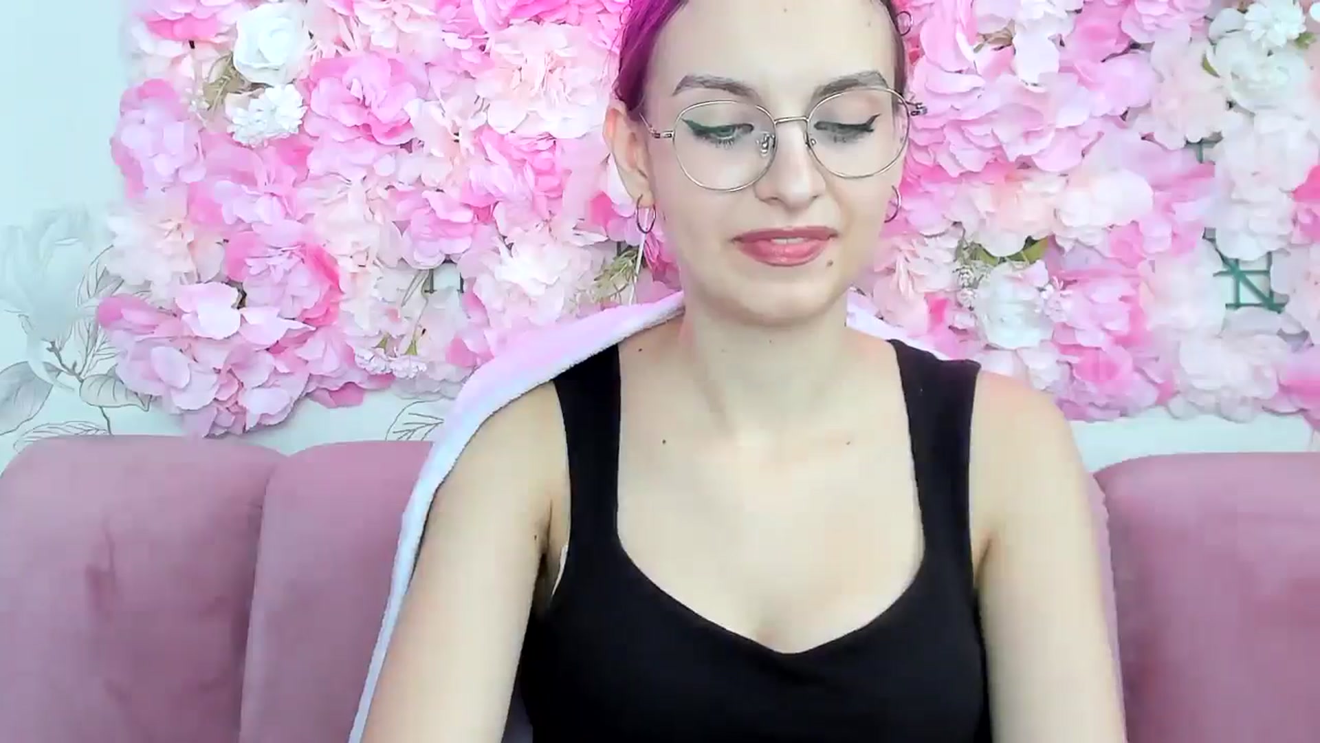 Gallery image thumbnail from StasyaSoul's myfreecams stream on, 01/10/2025, 12:36 image 18 of 20