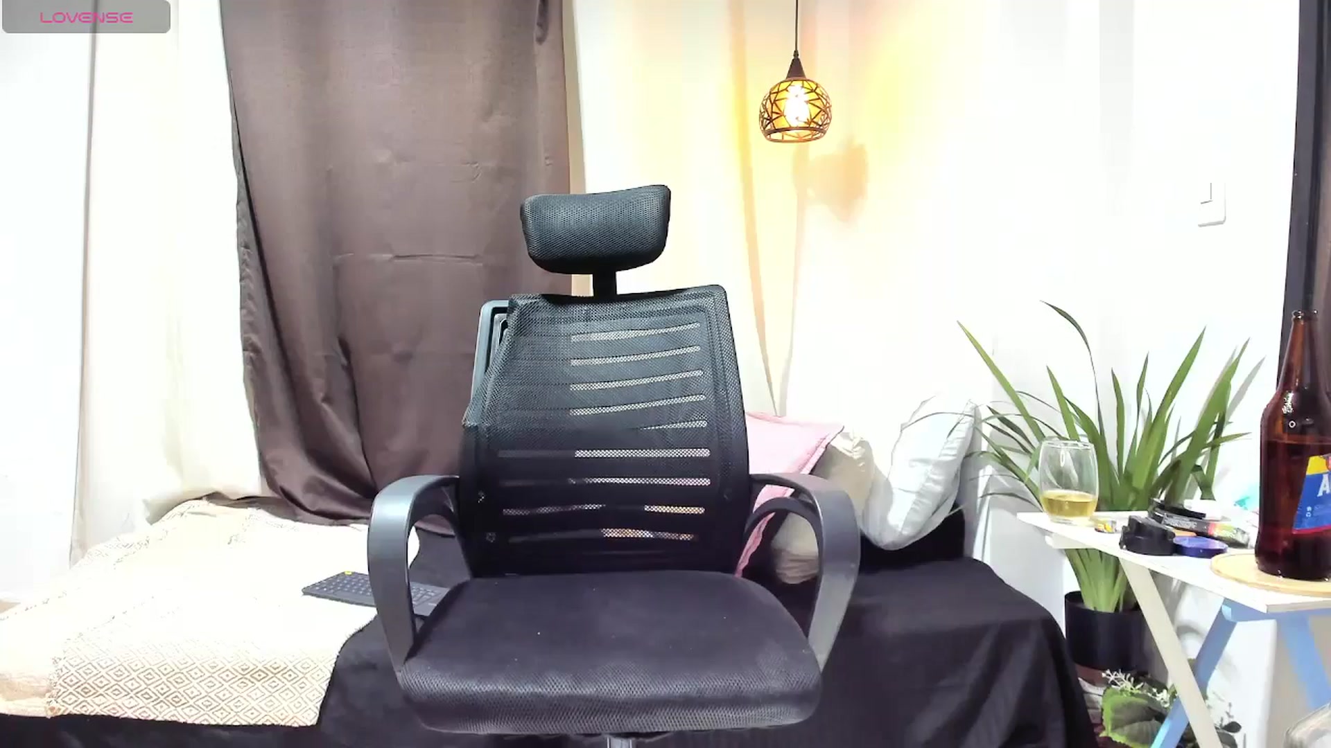Gallery image thumbnail from Steamy_julia's myfreecams stream on, 03/02/2025, 01:55 image 5 of 20