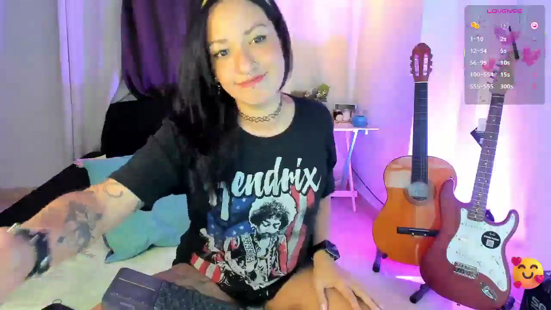 Gallery image thumbnail from Steamy_julia's myfreecams stream on, 04/10/2025, 22:43 image 16 of 20