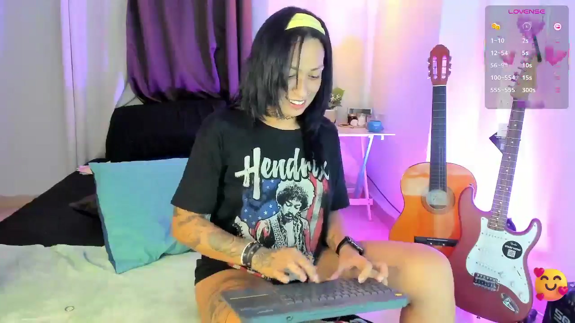 Gallery image thumbnail from Steamy_julia's myfreecams stream on, 04/10/2025, 22:43 image 18 of 20