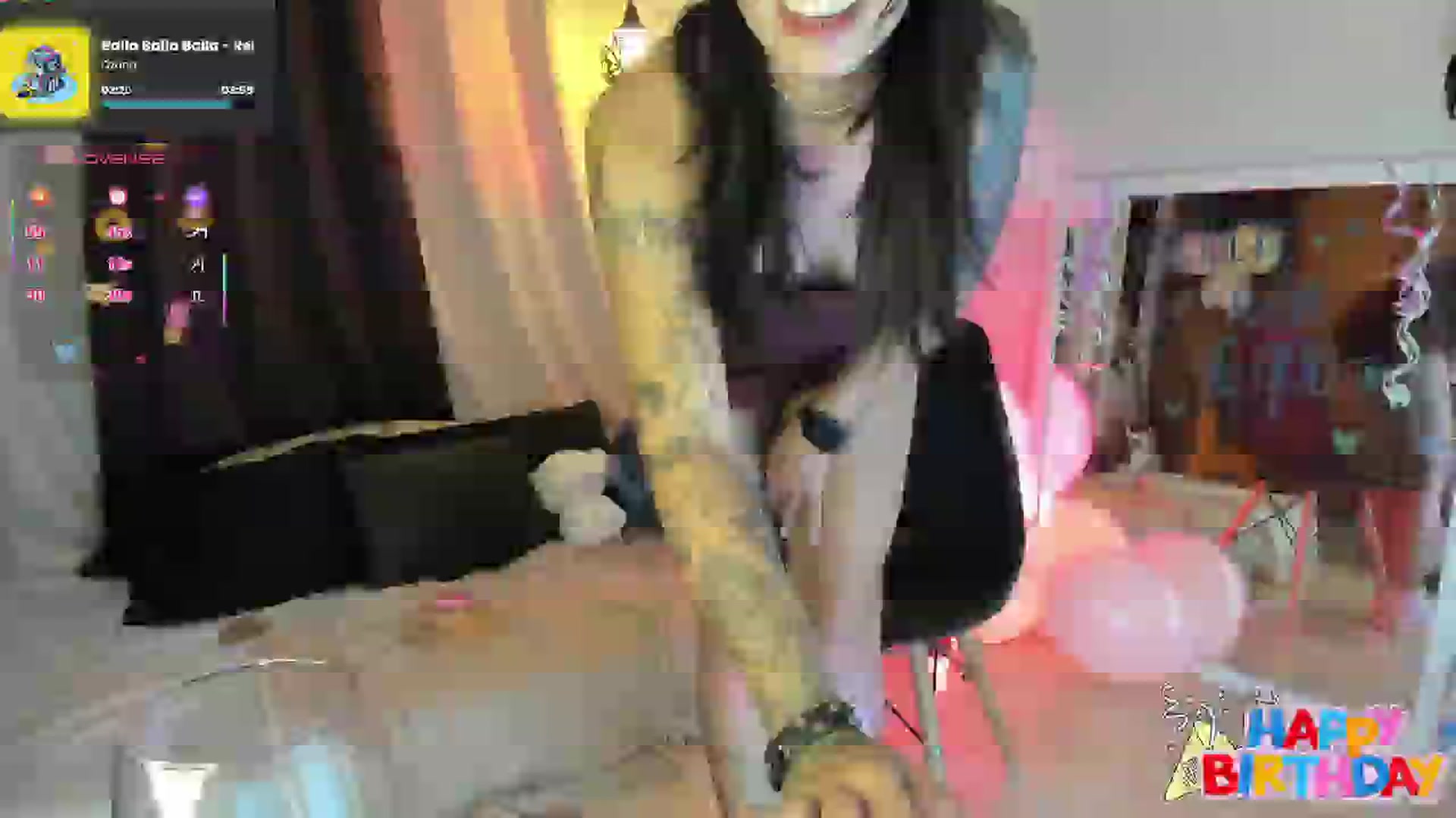 Gallery image thumbnail from Steamy_julia's myfreecams stream on, 05/25/2025, 04:01 image 6 of 20