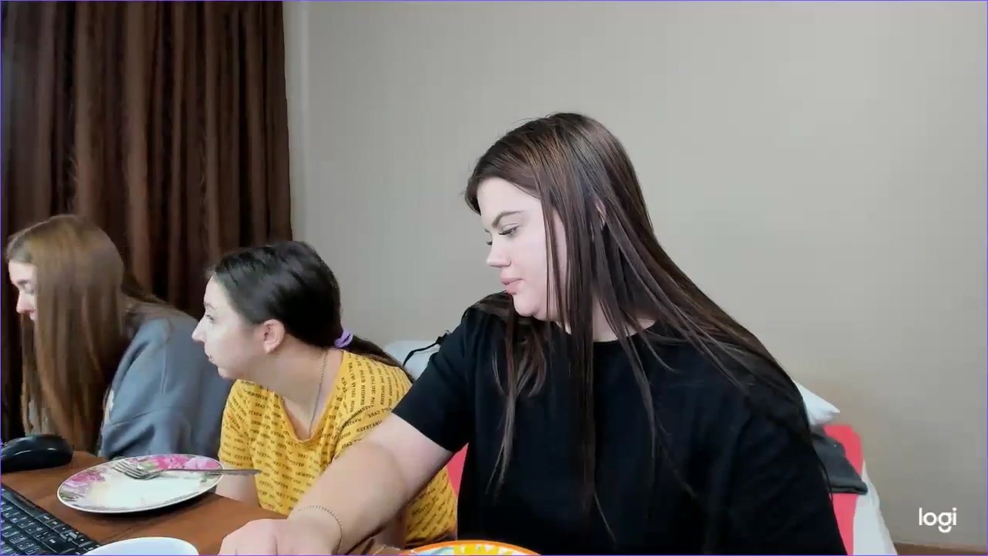 Gallery image thumbnail from StefaniNell's myfreecams stream on, 11/27/2023, 10:38 image 17 of 20