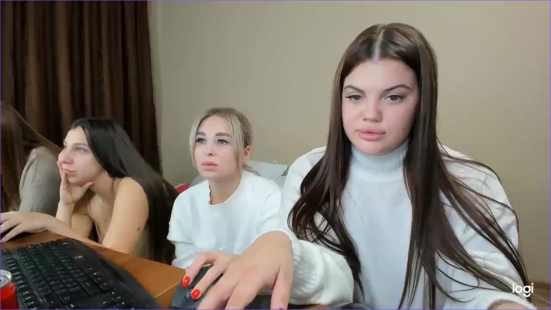 Gallery image thumbnail from StefaniNell's myfreecams stream on, 11/28/2023, 11:59 image 6 of 20