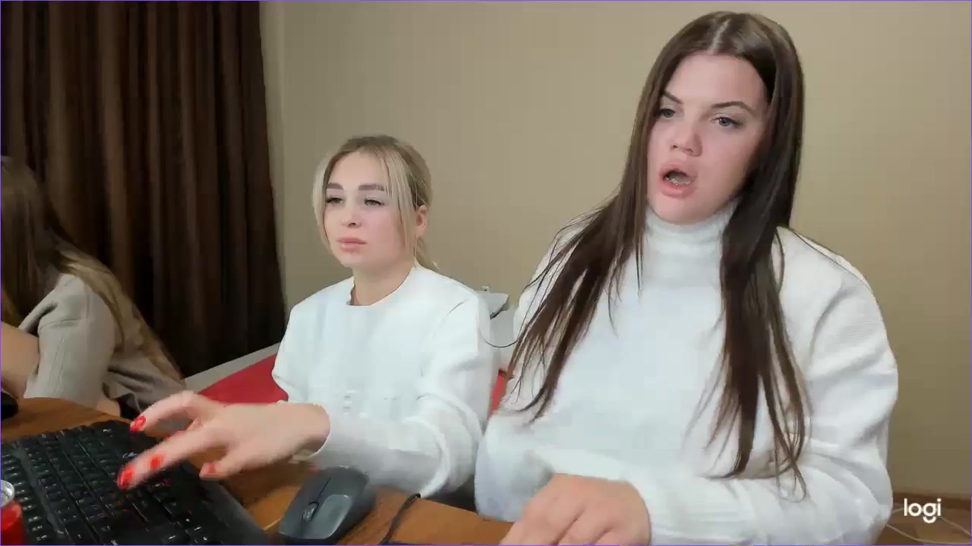 Gallery image thumbnail from StefaniNell's myfreecams stream on, 11/28/2023, 11:59 image 10 of 20