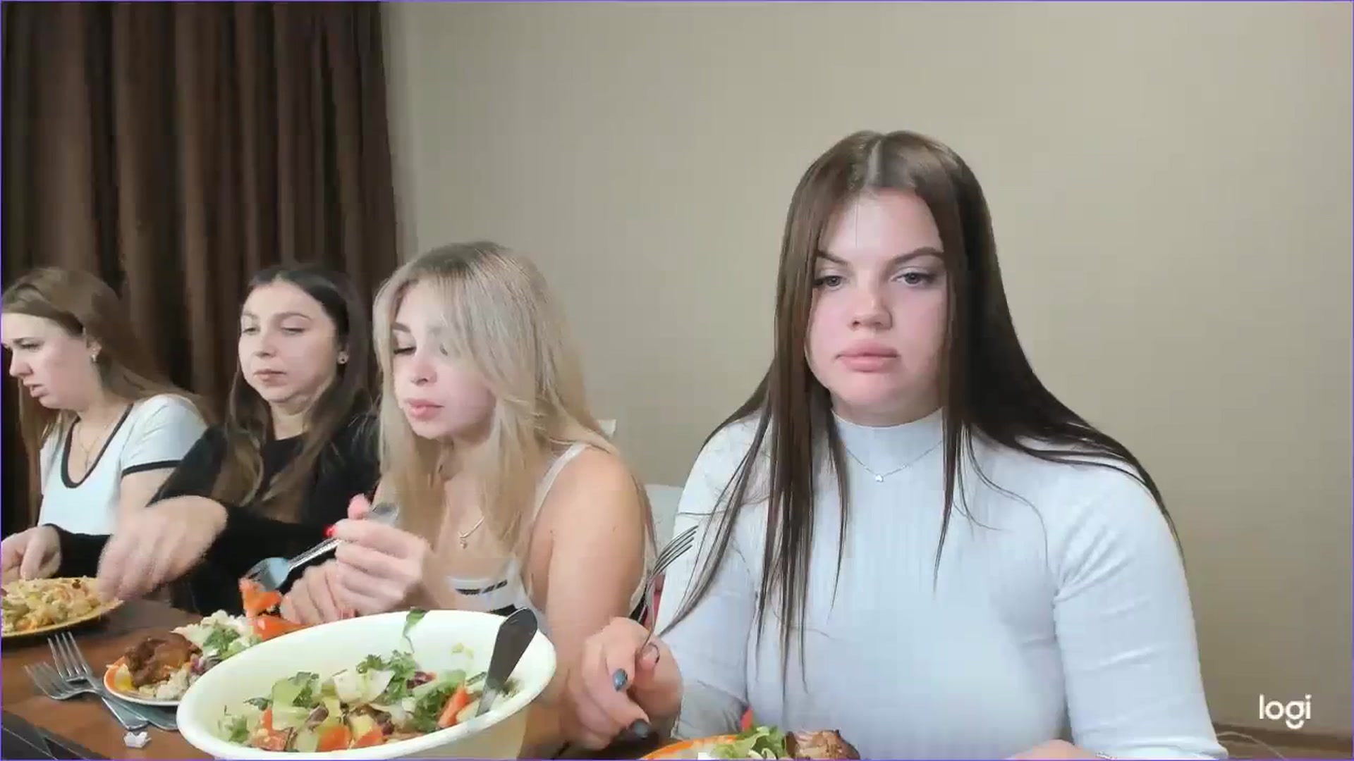 Gallery image thumbnail from StefaniNell's myfreecams stream on, 12/01/2023, 11:38 image 3 of 20