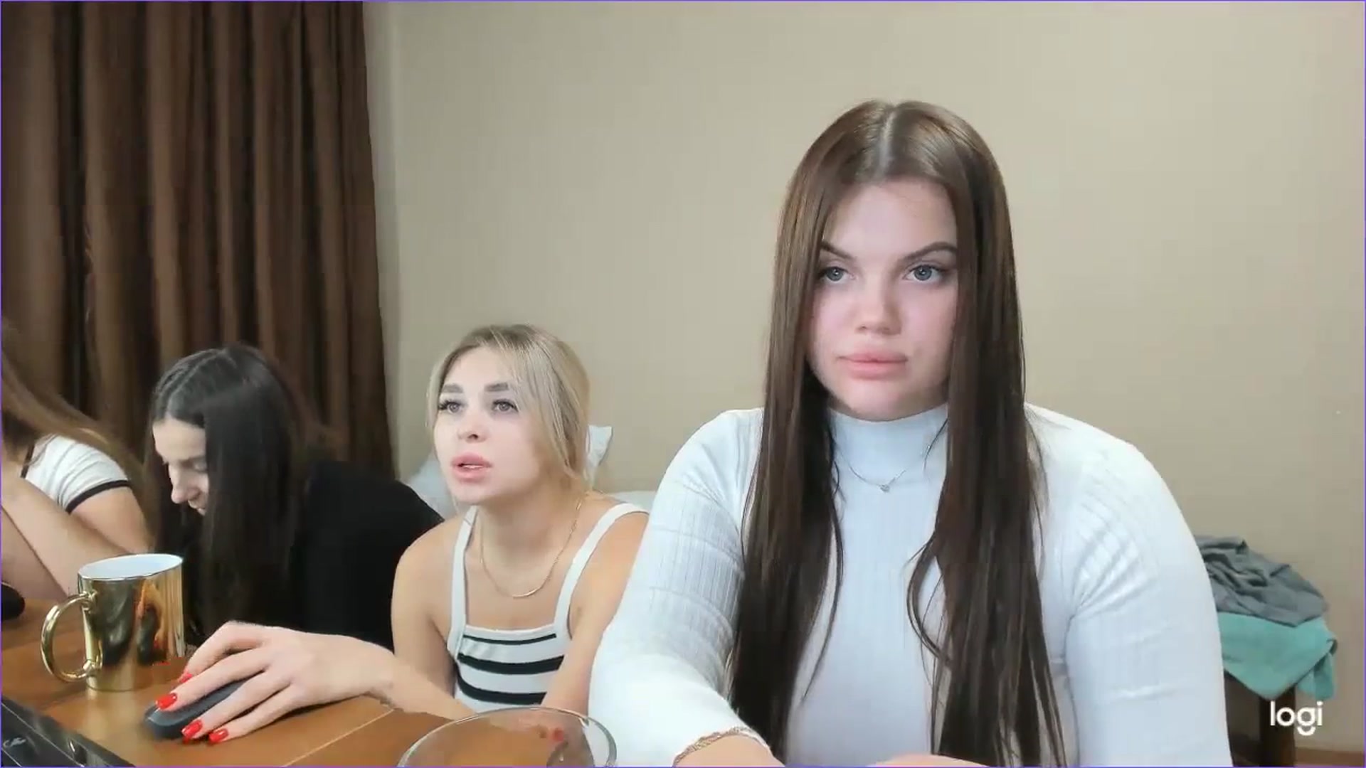 Gallery image thumbnail from StefaniNell's myfreecams stream on, 12/01/2023, 11:38 image 18 of 20