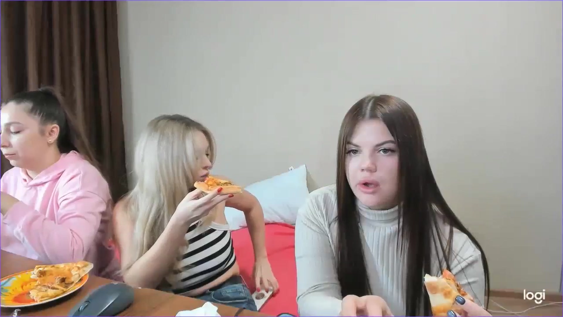 Gallery image thumbnail from StefaniNell's myfreecams stream on, 12/03/2023, 10:55 image 5 of 20