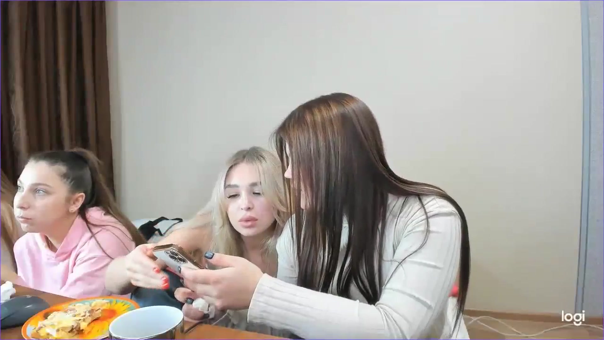 Gallery image thumbnail from StefaniNell's myfreecams stream on, 12/03/2023, 11:12 image 10 of 20