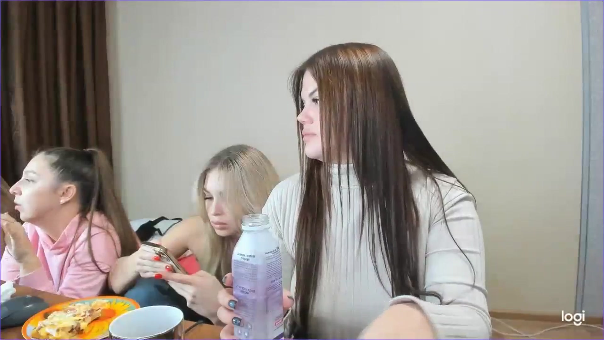 Gallery image thumbnail from StefaniNell's myfreecams stream on, 12/03/2023, 11:12 image 12 of 20