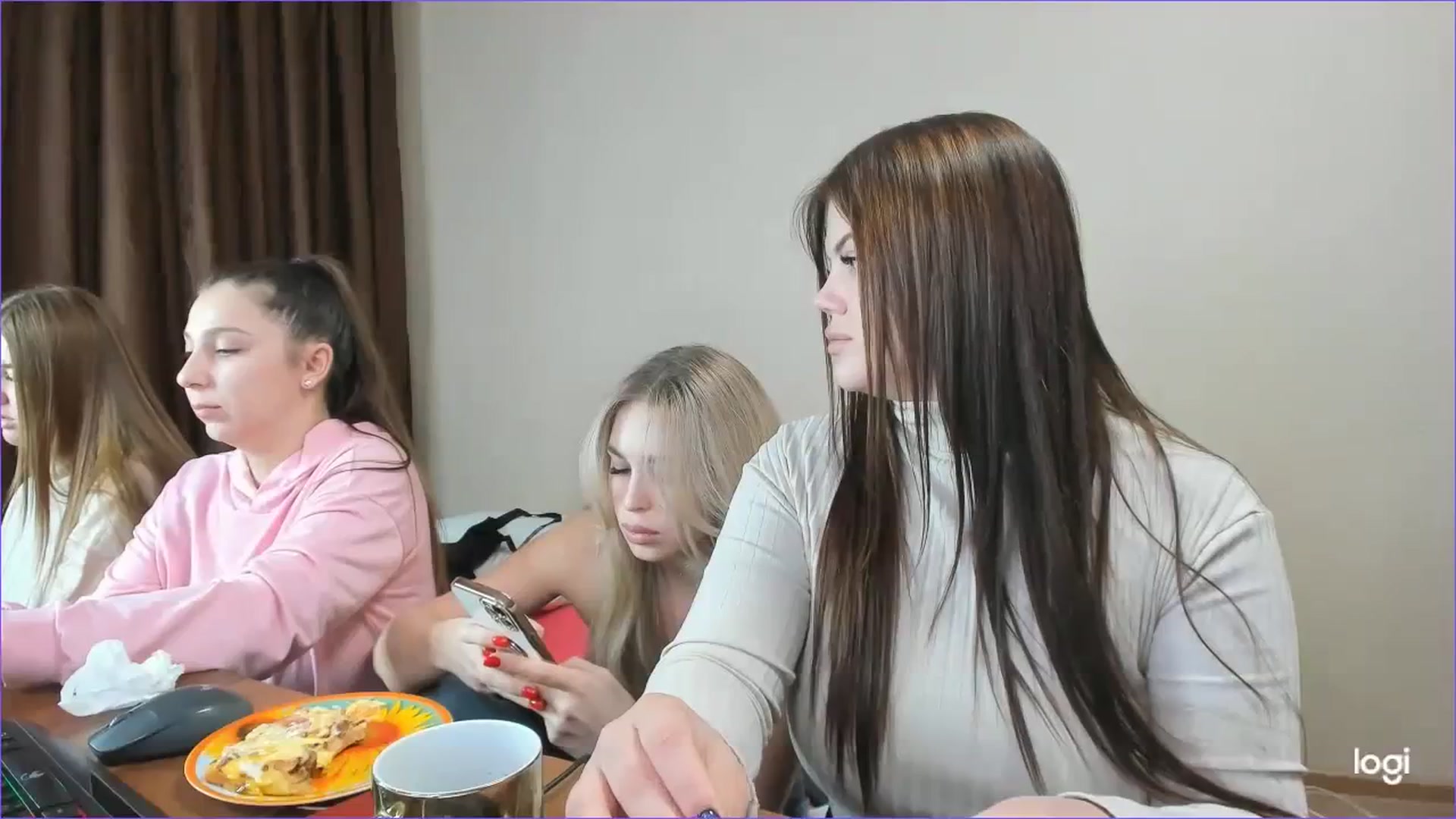 Gallery image thumbnail from StefaniNell's myfreecams stream on, 12/03/2023, 11:12 image 14 of 20