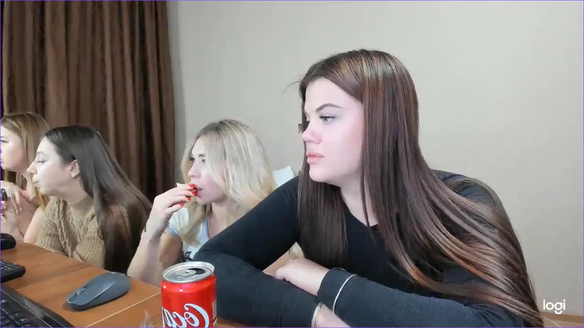 Gallery image thumbnail from StefaniNell's myfreecams stream on, 12/07/2023, 09:21 image 10 of 20
